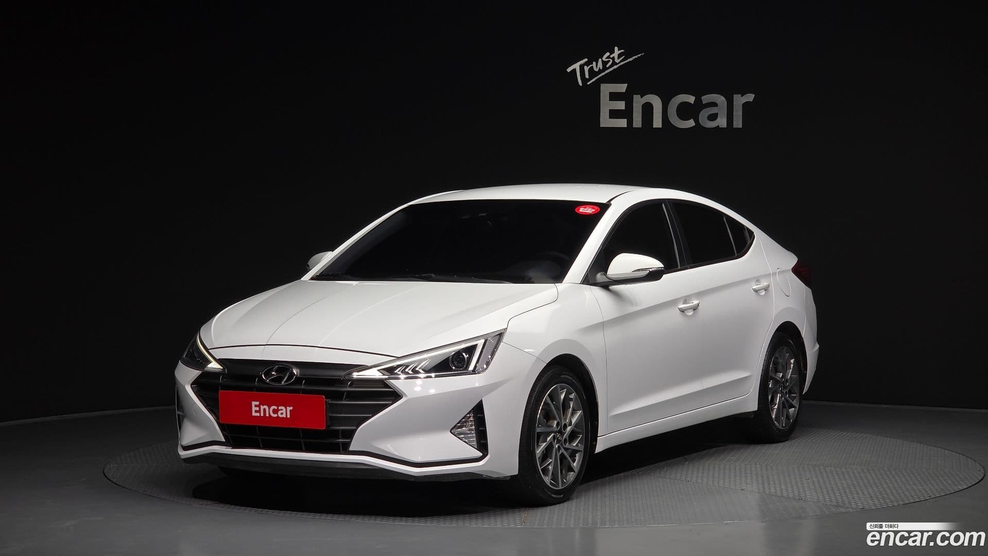 Main__Slider__Photo:AVANTE Hyundai 2019.1-0