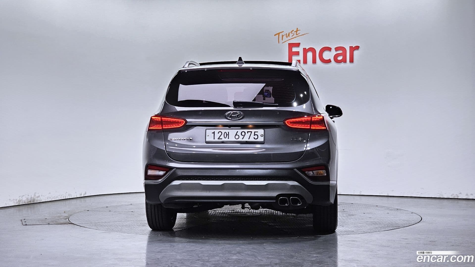Main__Slider__Photo:Santafe Hyundai 2018.4-3