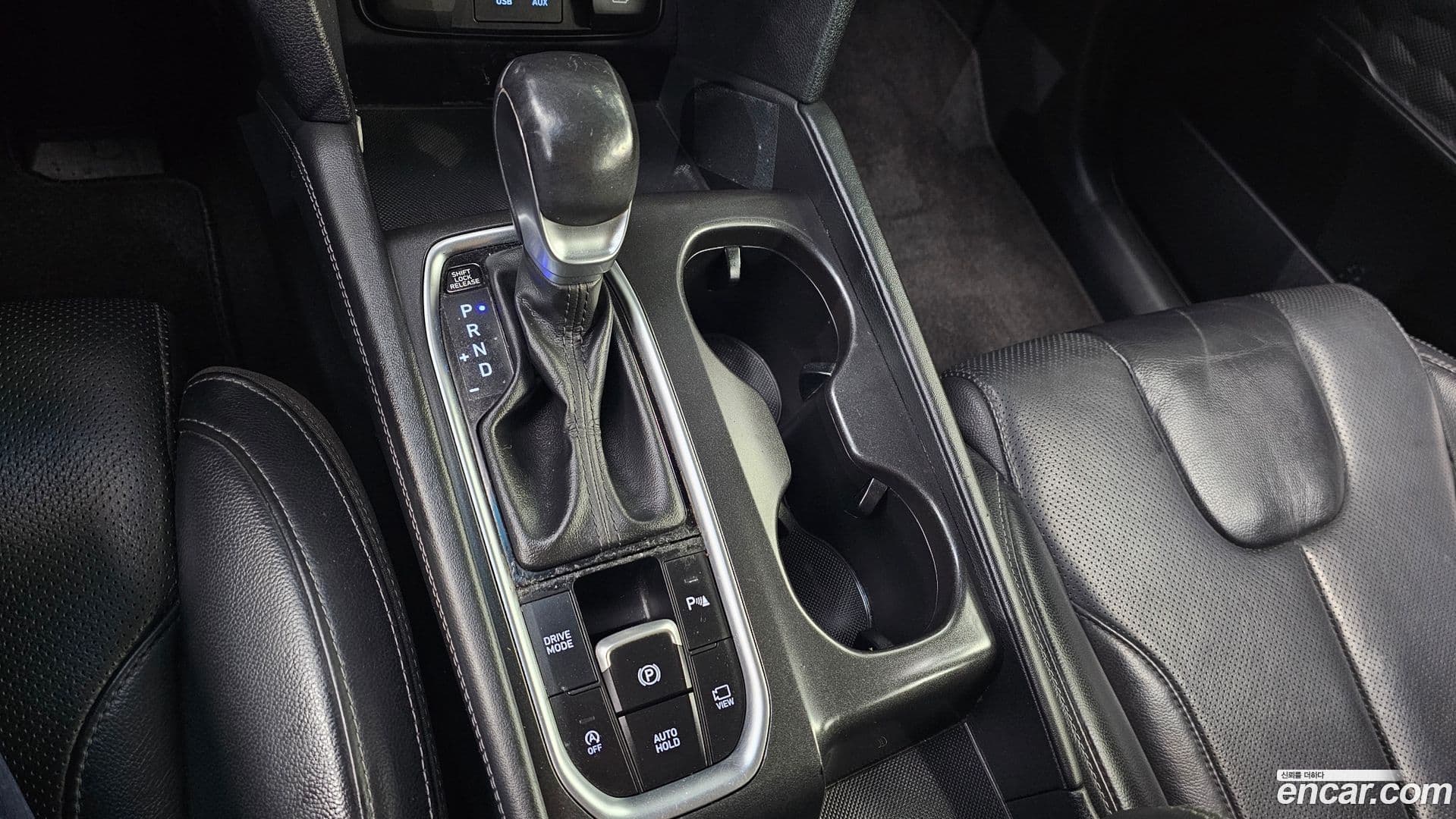 Main__Slider__Photo:Santafe Hyundai 2018.4-8