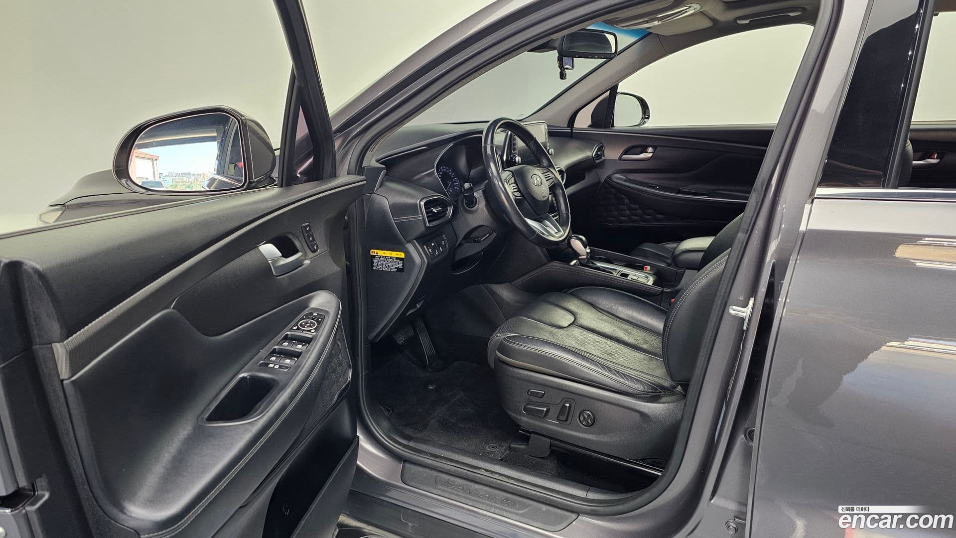 Main__Slider__Photo:Santafe Hyundai 2018.4-9
