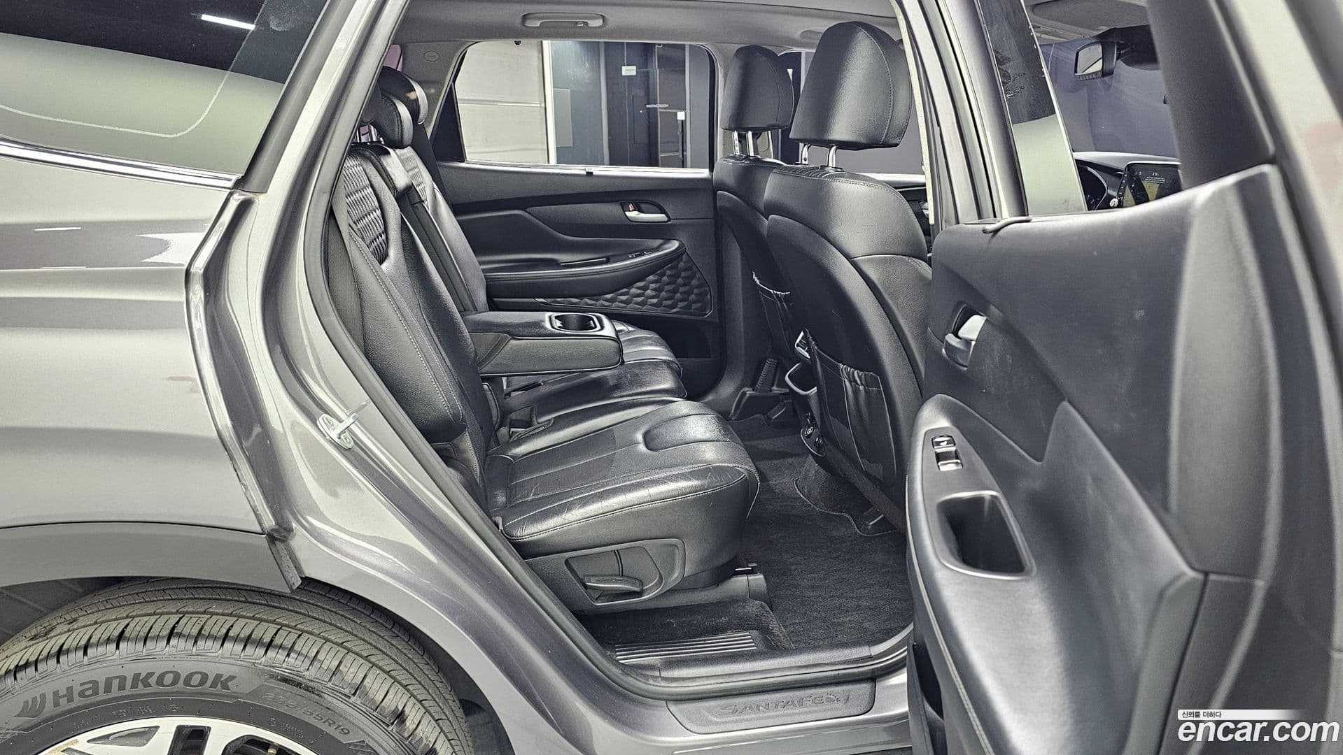 Main__Slider__Photo:Santafe Hyundai 2018.4-11
