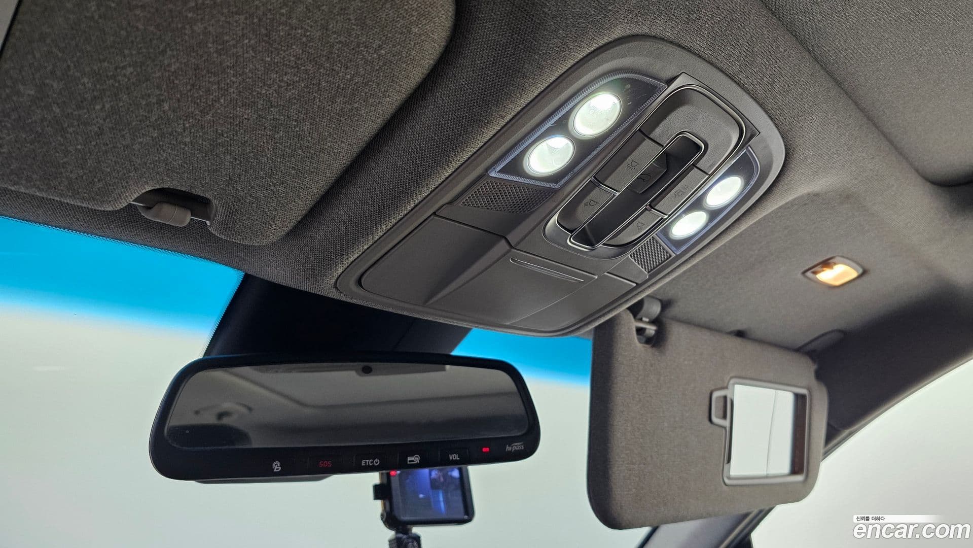 Main__Slider__Photo:Santafe Hyundai 2018.4-15