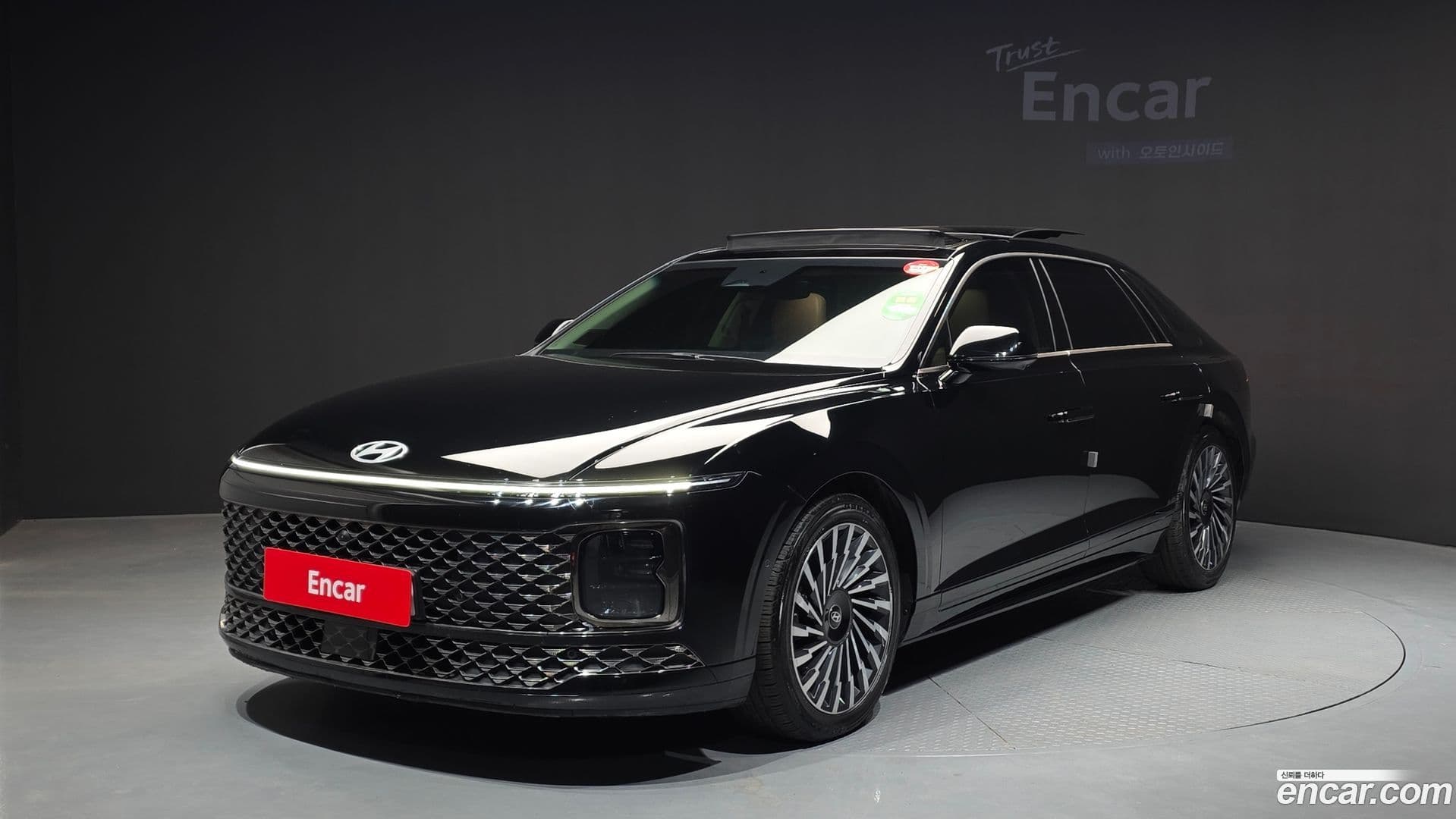 Main__Slider__Photo:Grandeur Hyundai 2023.2-0