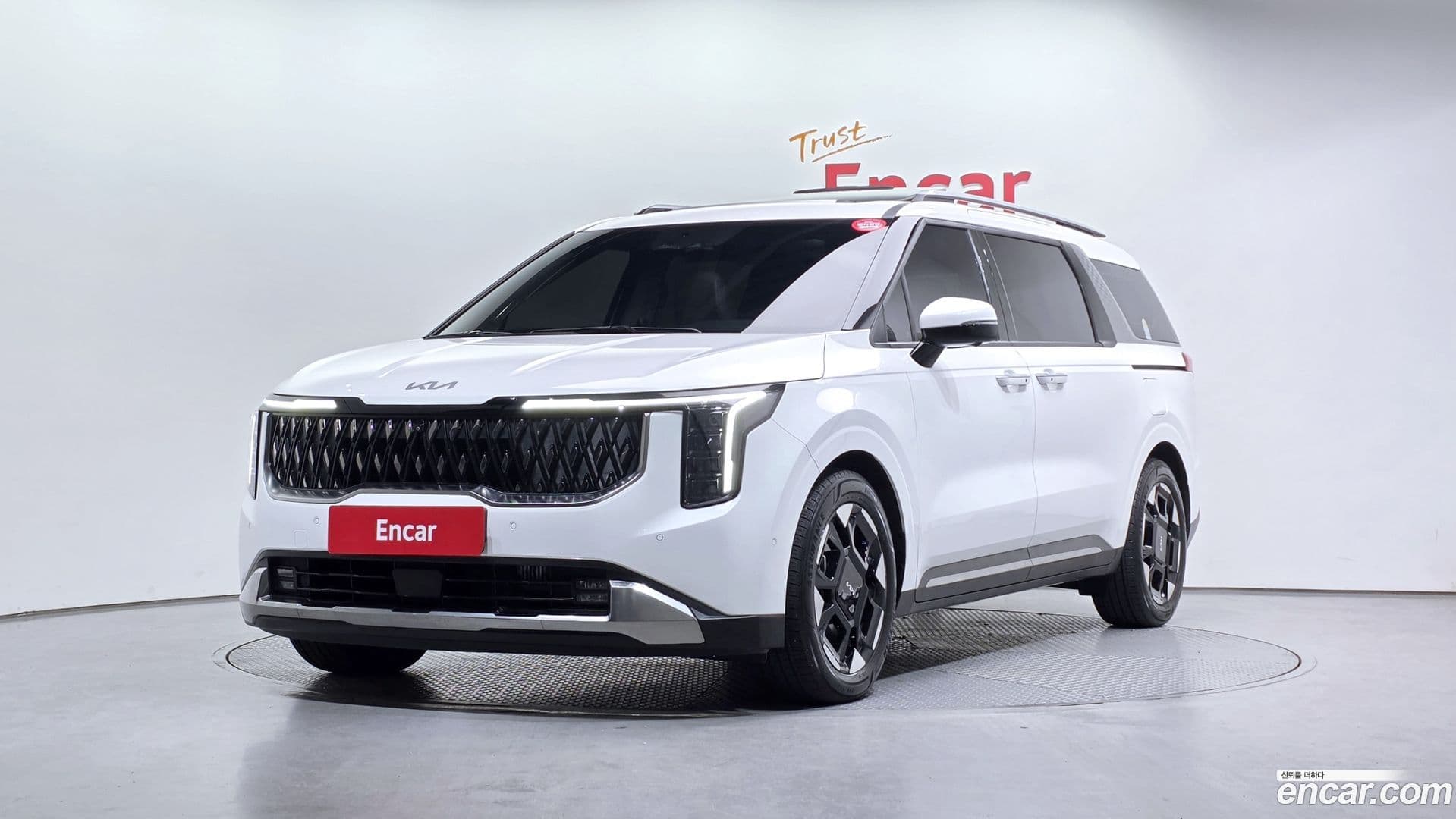 Main__Slider__Photo:Canival Kia 2024.6-0