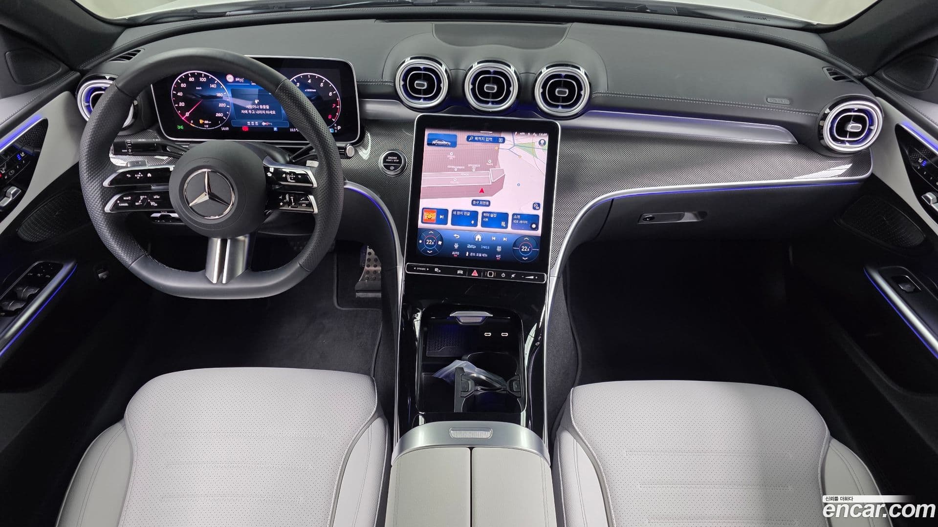 Main__Slider__Photo:C-Class Mercedes-Benz 2025.4-6