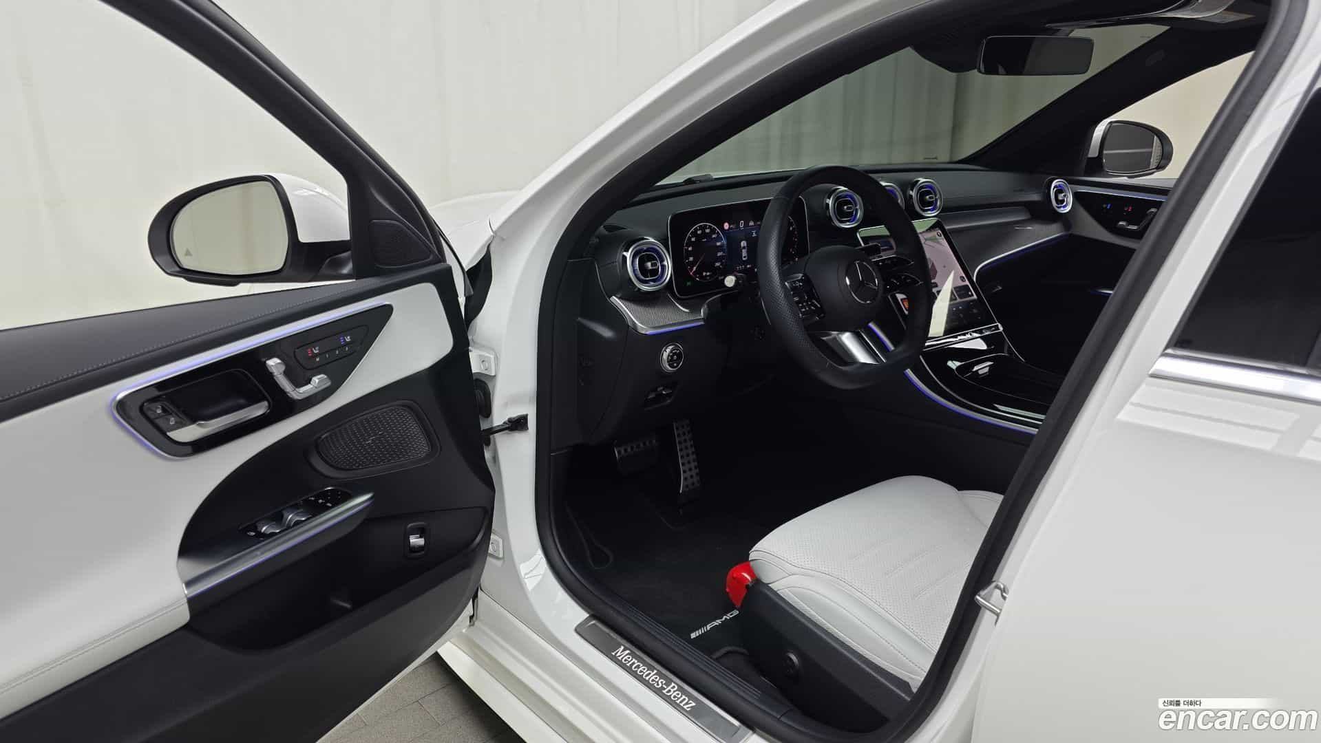 C-Class Mercedes-Benz 2025.4-INNER-010