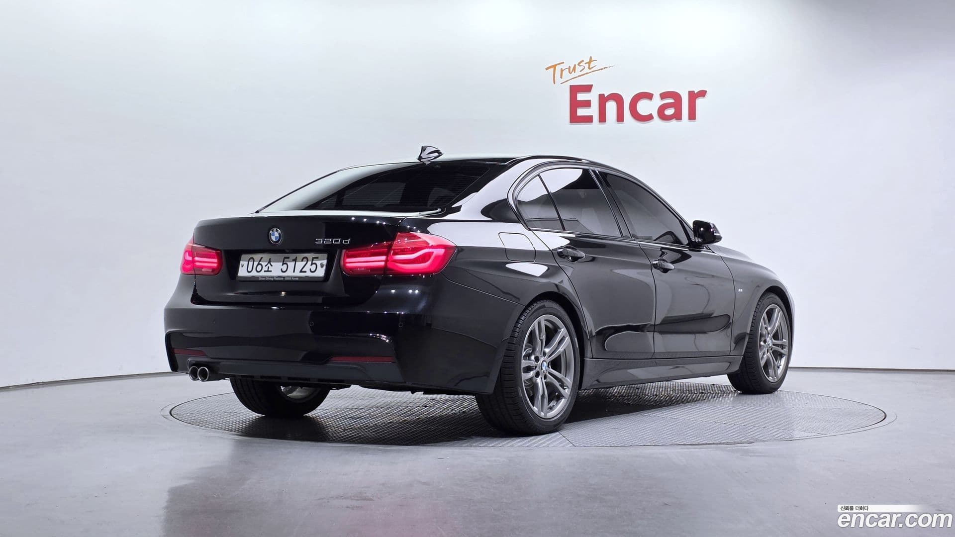 Main__Slider__Photo:3-Series BMW 2018.3-1