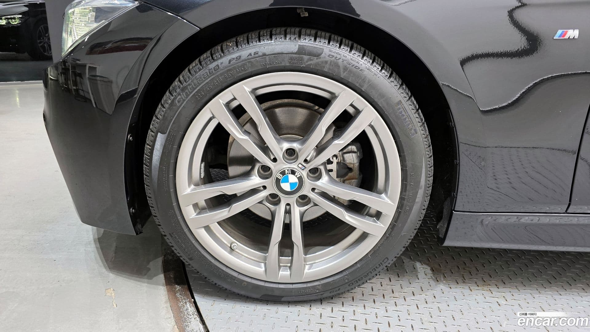 Main__Slider__Photo:3-Series BMW 2018.3-4