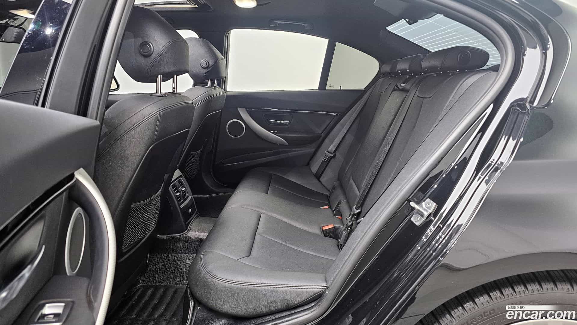 3-Series BMW 2018.3-OPTION-016