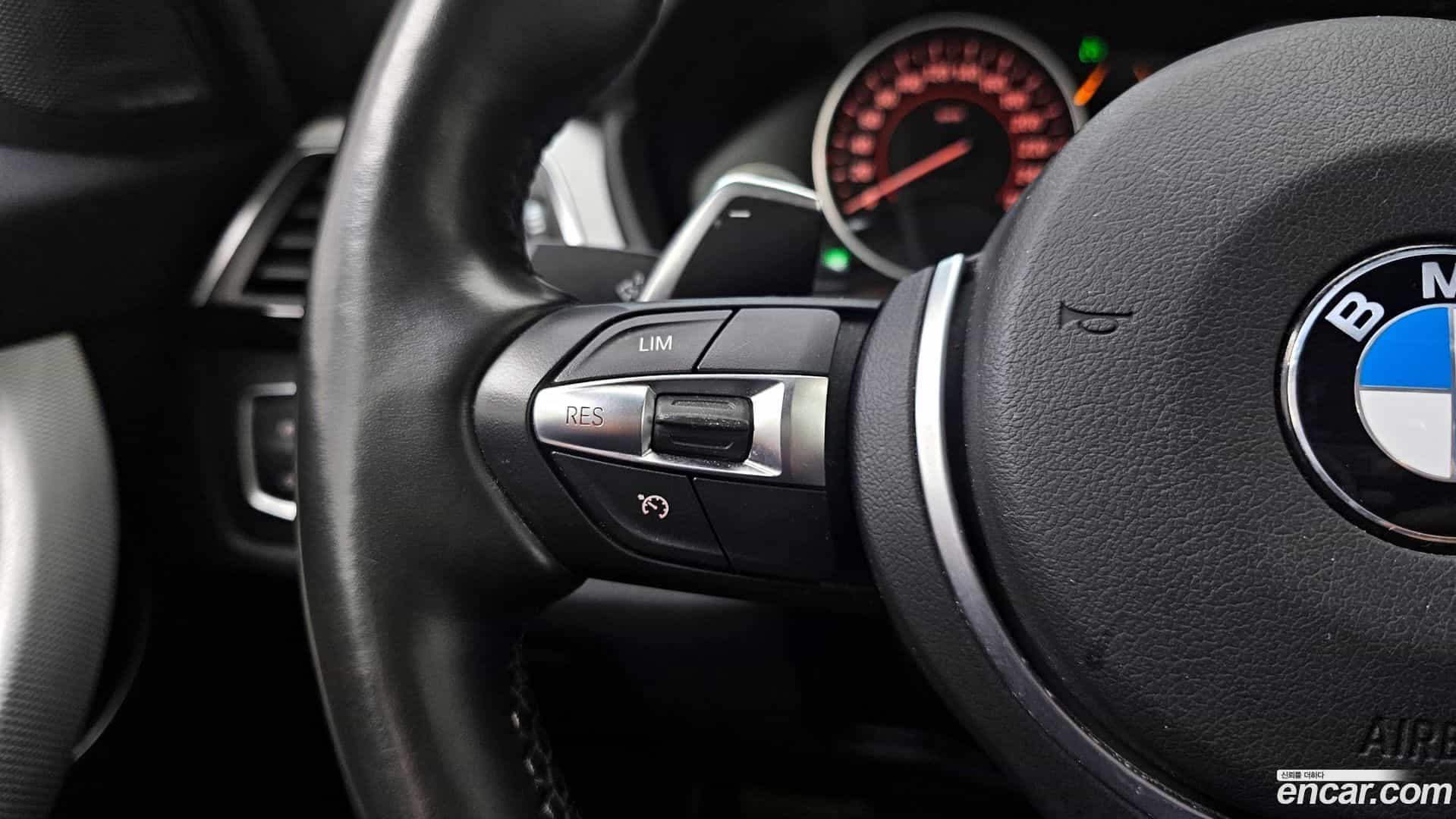 3-Series BMW 2018.3-OPTION-021