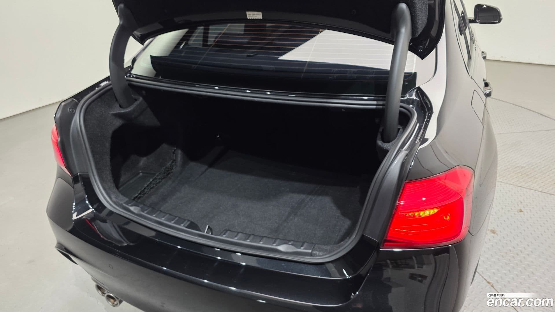 Main__Slider__Photo:3-Series BMW 2018.3-19