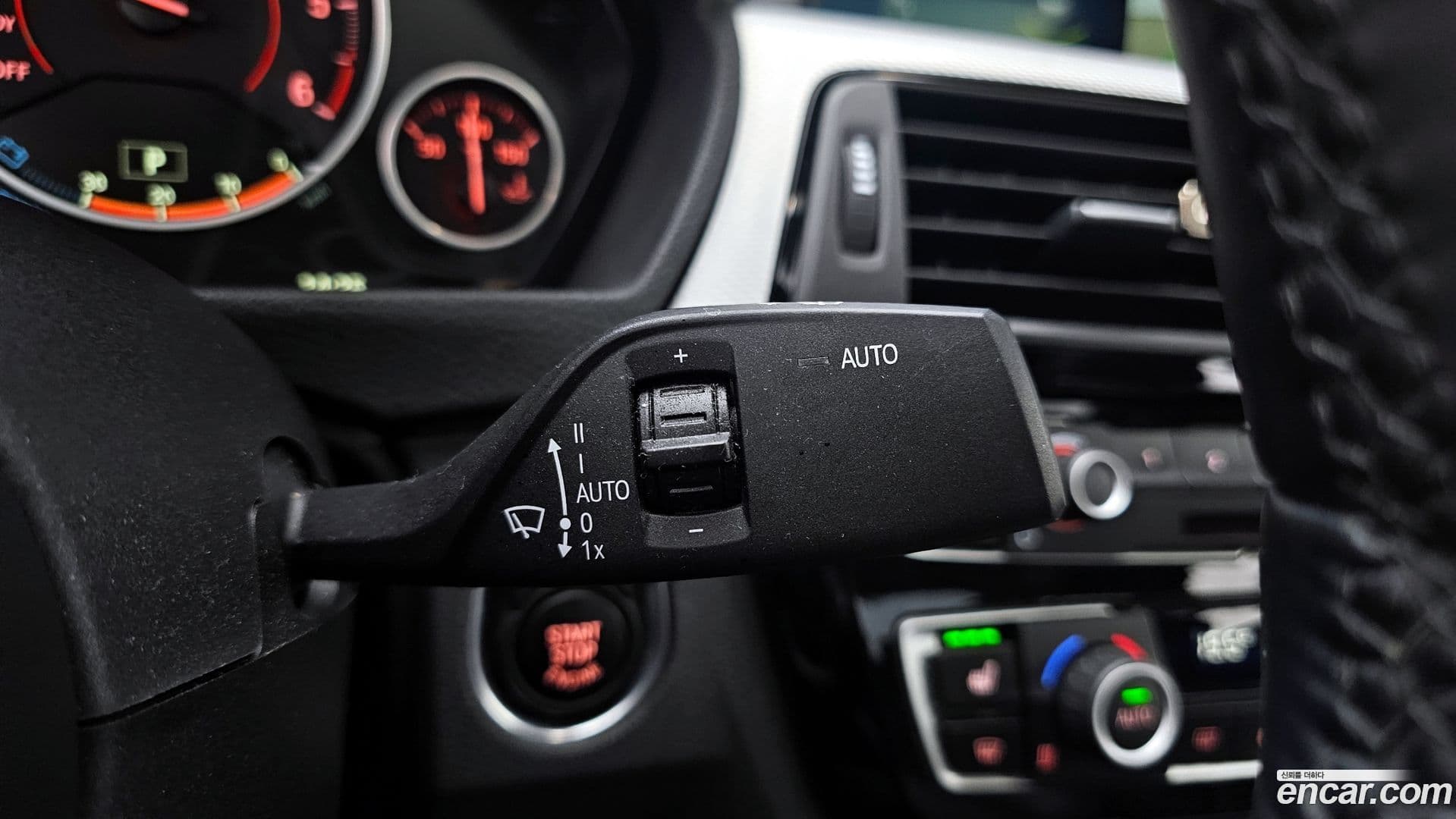 Main__Slider__Photo:3-Series BMW 2018.3-28