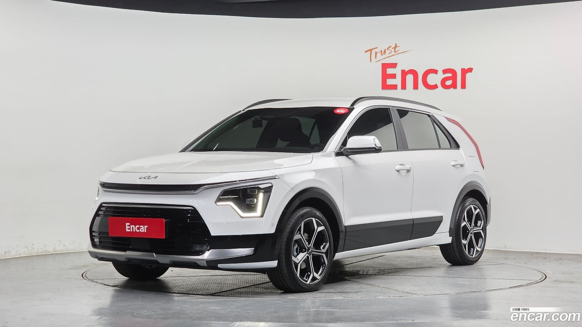 Main__Slider__Photo:Niro Kia 2025.10-0