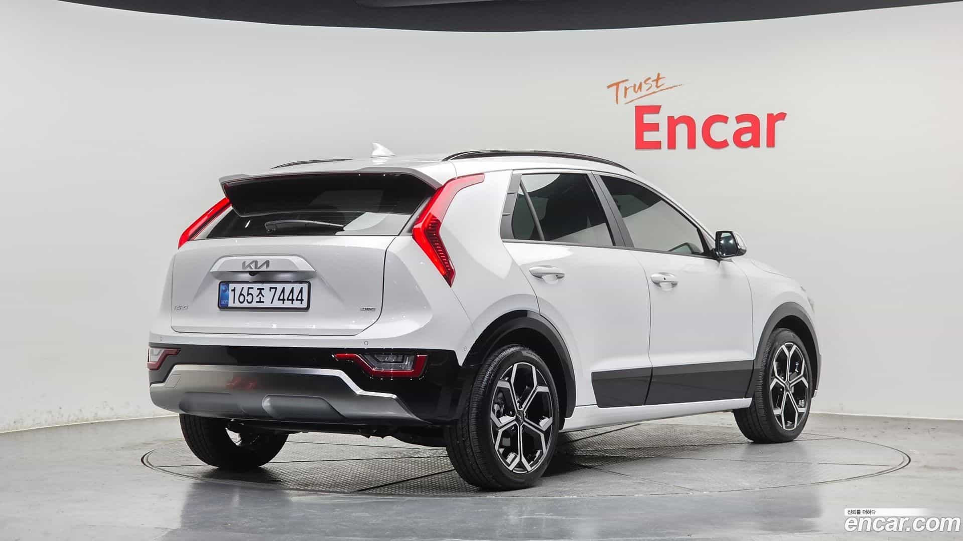 Niro Kia 2025.10-OUTER-002