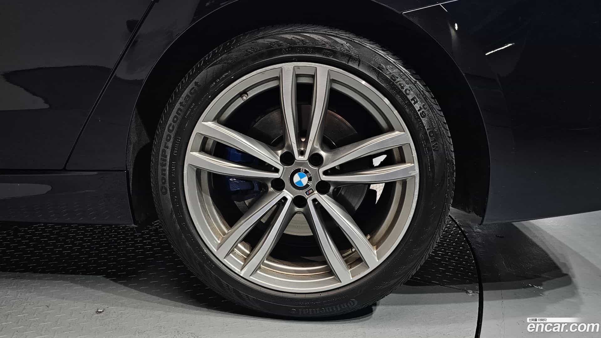 Gran Turismo BMW 2020.1-OUTER-031