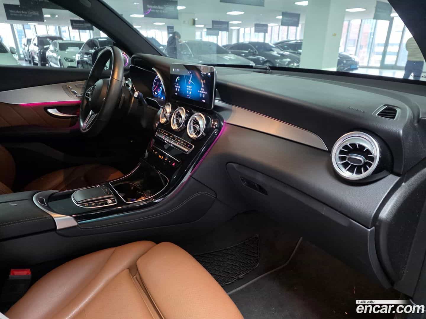 GLC-Class Mercedes-Benz 2020.9-OPTION-017