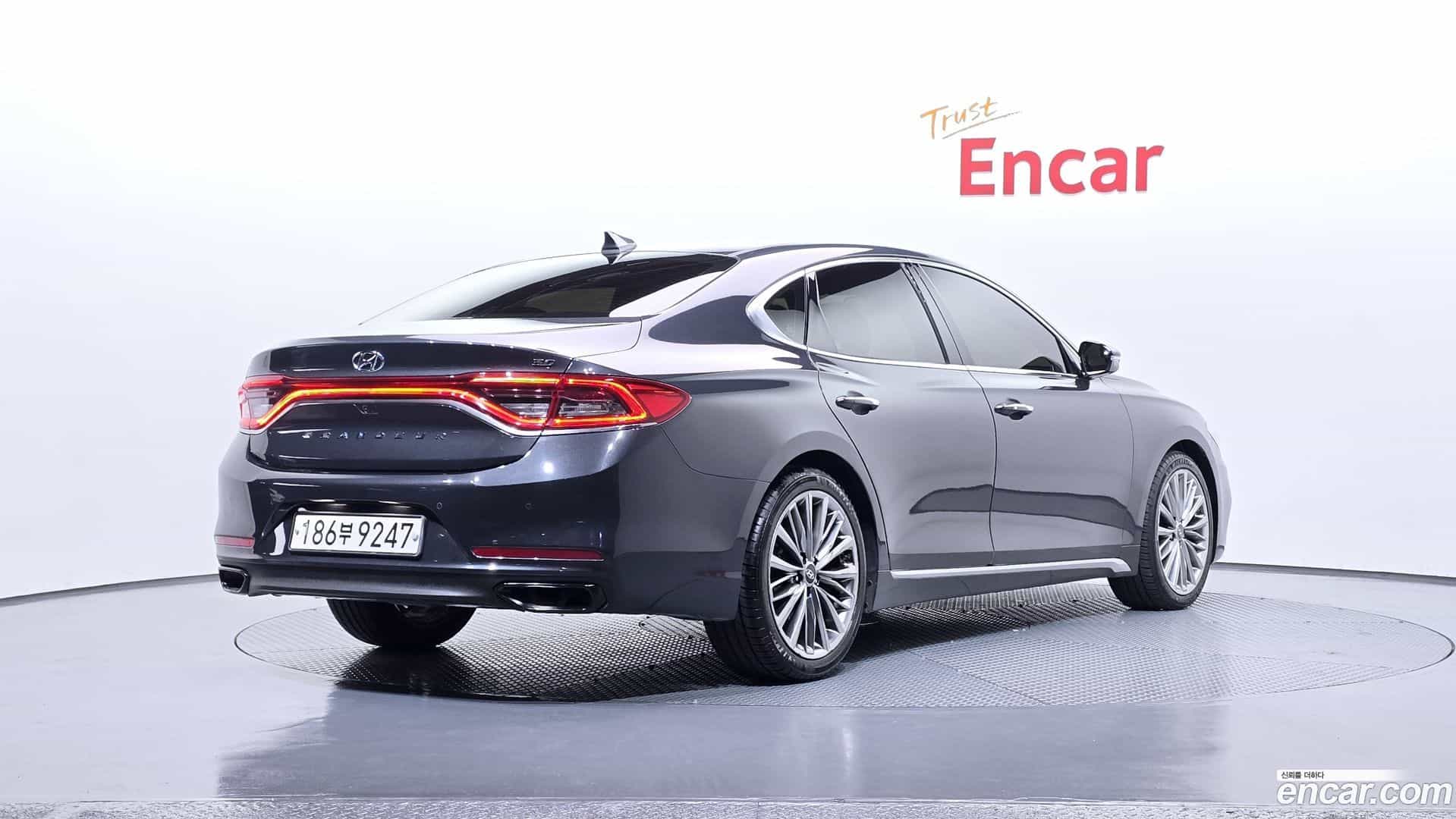 Grandeur Hyundai 2018.11-OUTER-002