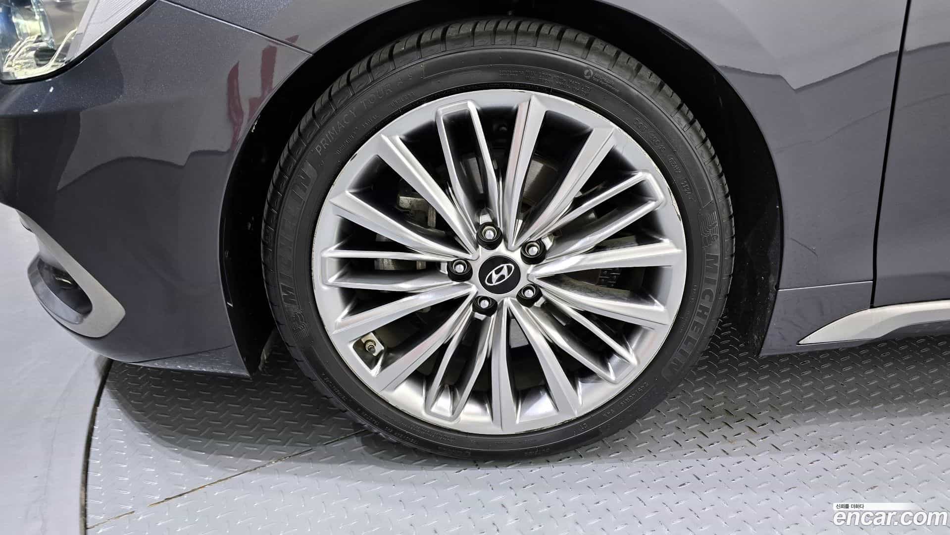 Grandeur Hyundai 2018.11-OUTER-005