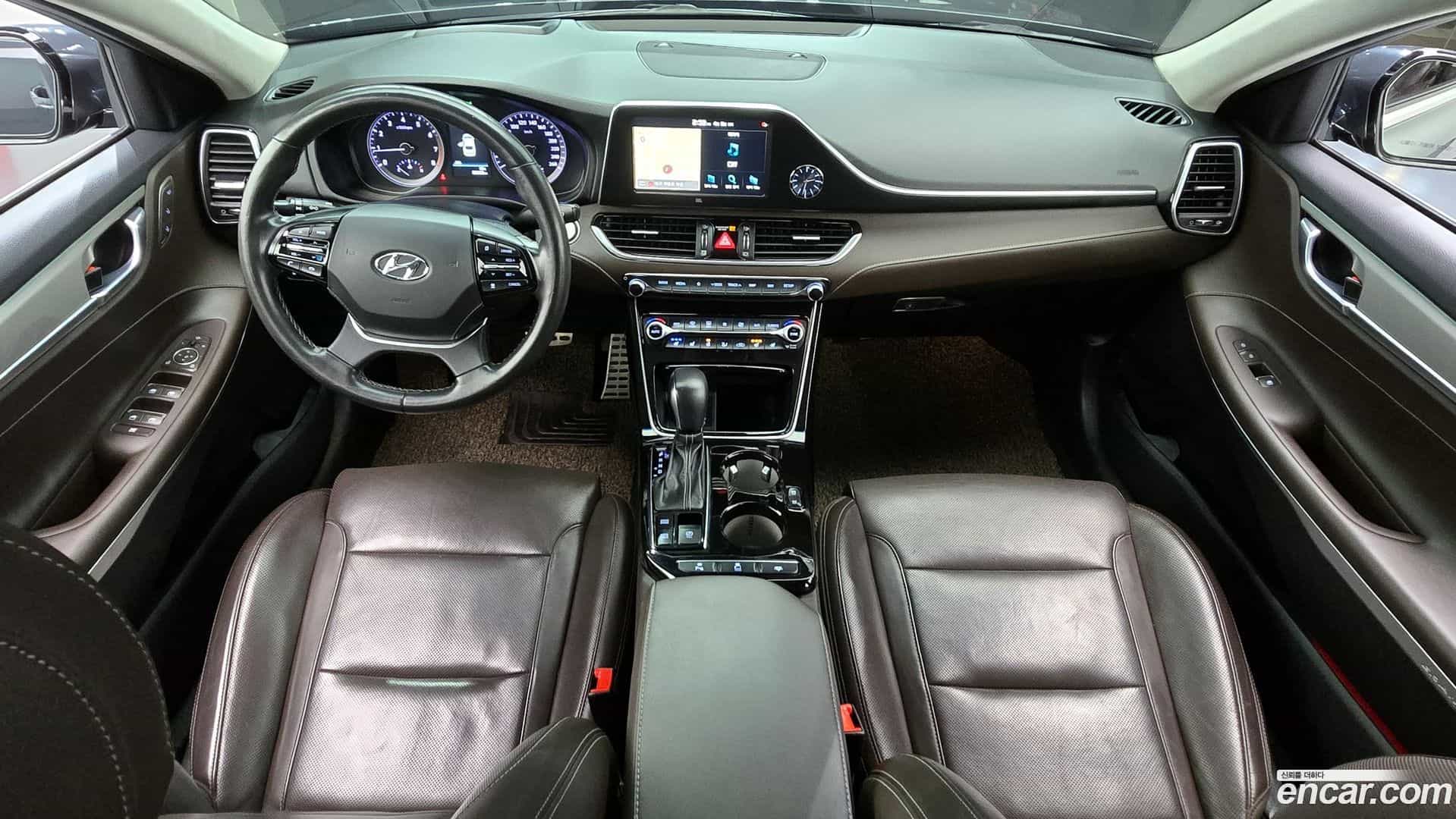 Grandeur Hyundai 2018.11-INNER-007