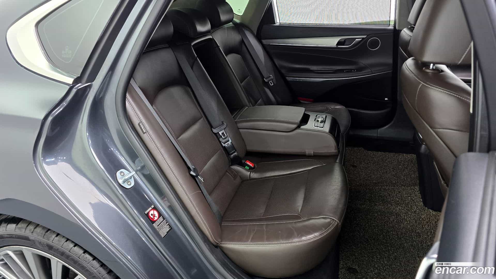 Grandeur Hyundai 2018.11-OPTION-015