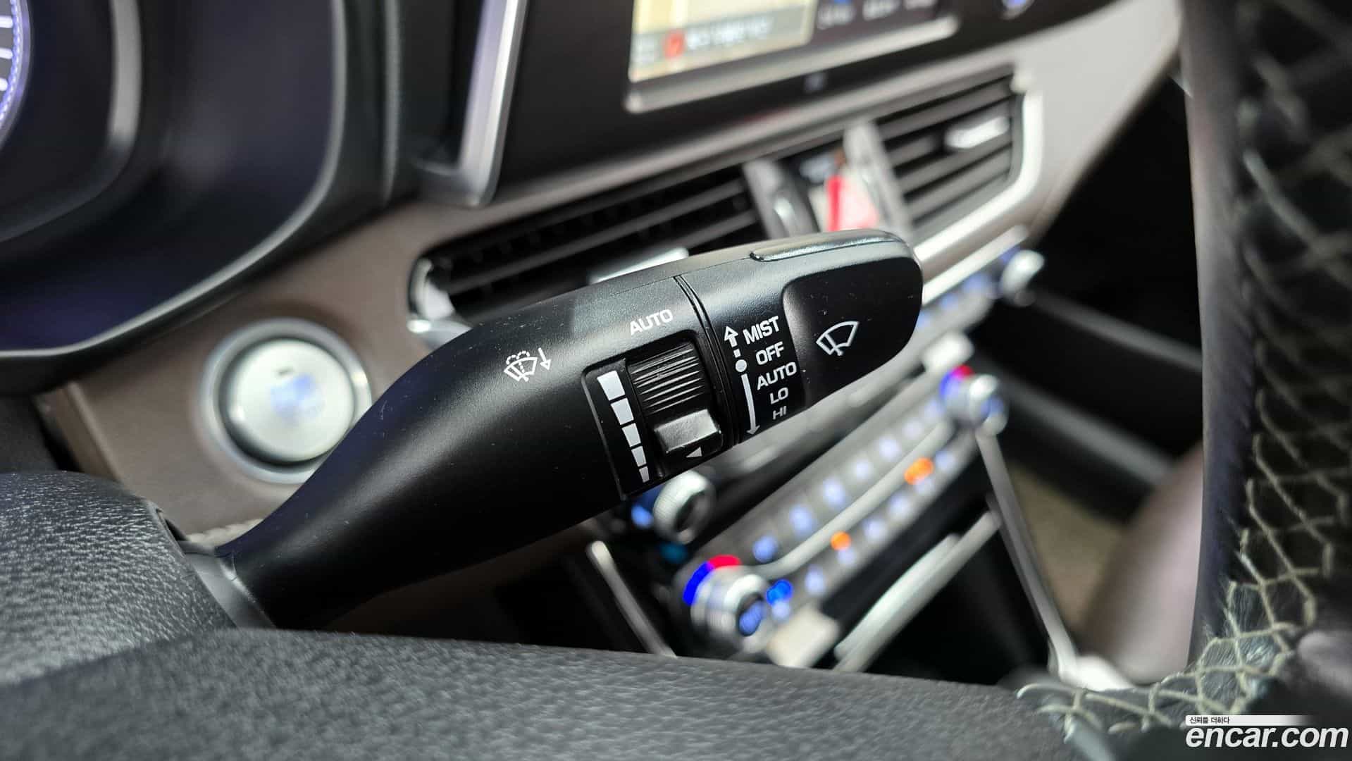 Grandeur Hyundai 2018.11-OPTION-020