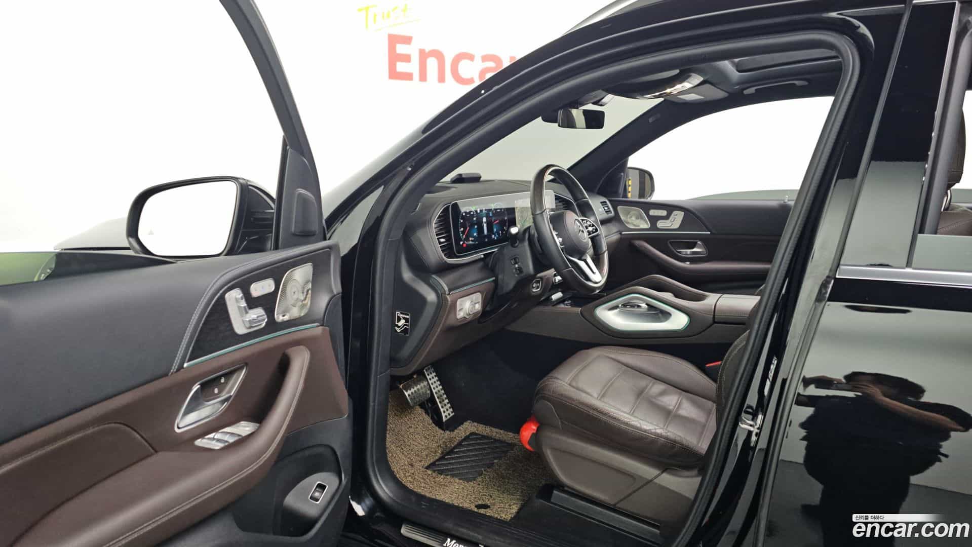 GLS-Class Mercedes-Benz 2023.4-INNER-010