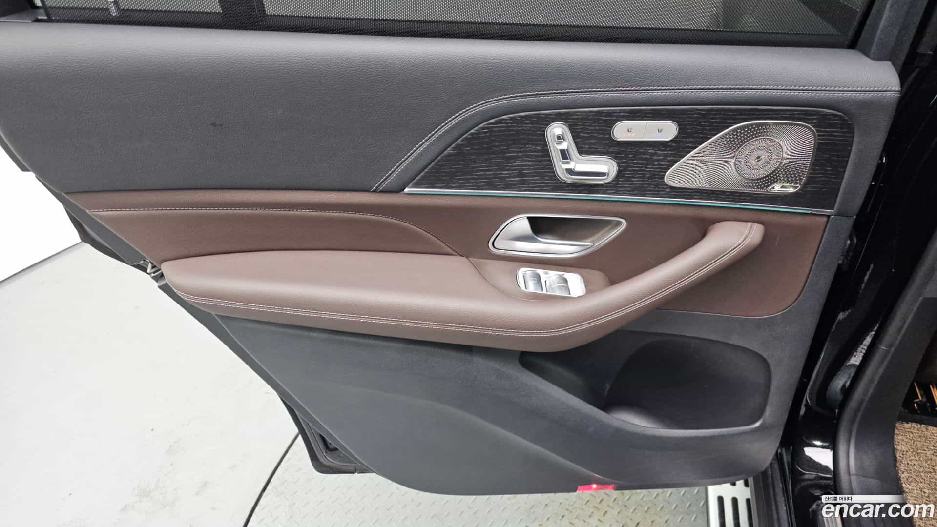 GLS-Class Mercedes-Benz 2023.4-INNER-035