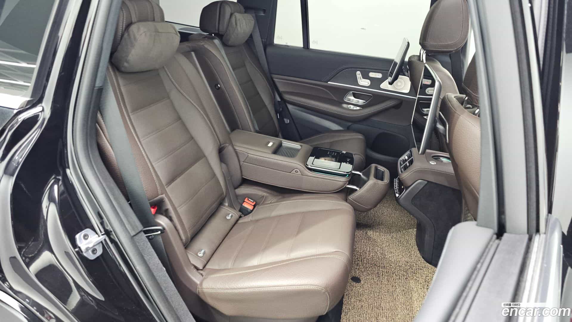 GLS-Class Mercedes-Benz 2023.4-INNER-036