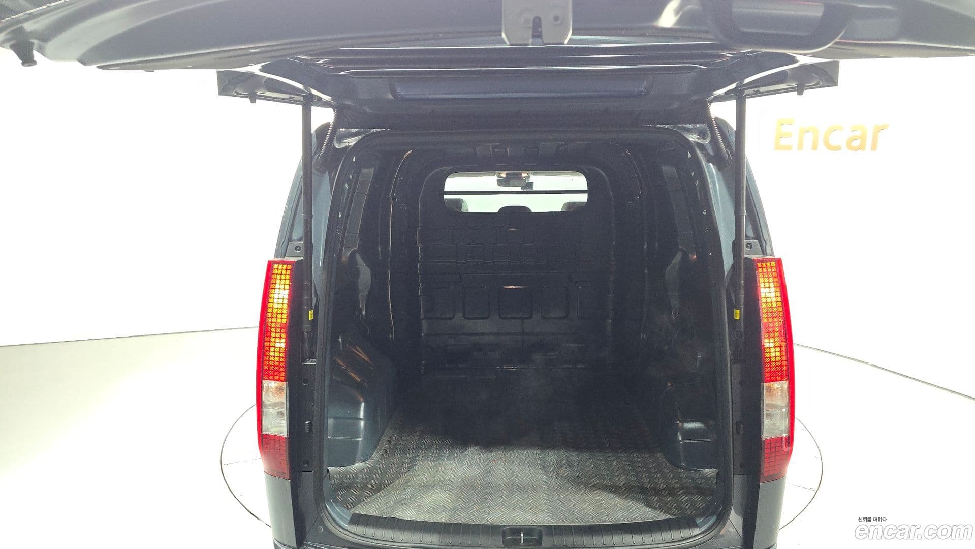 Main__Slider__Photo:Staria Hyundai 2024.2-20
