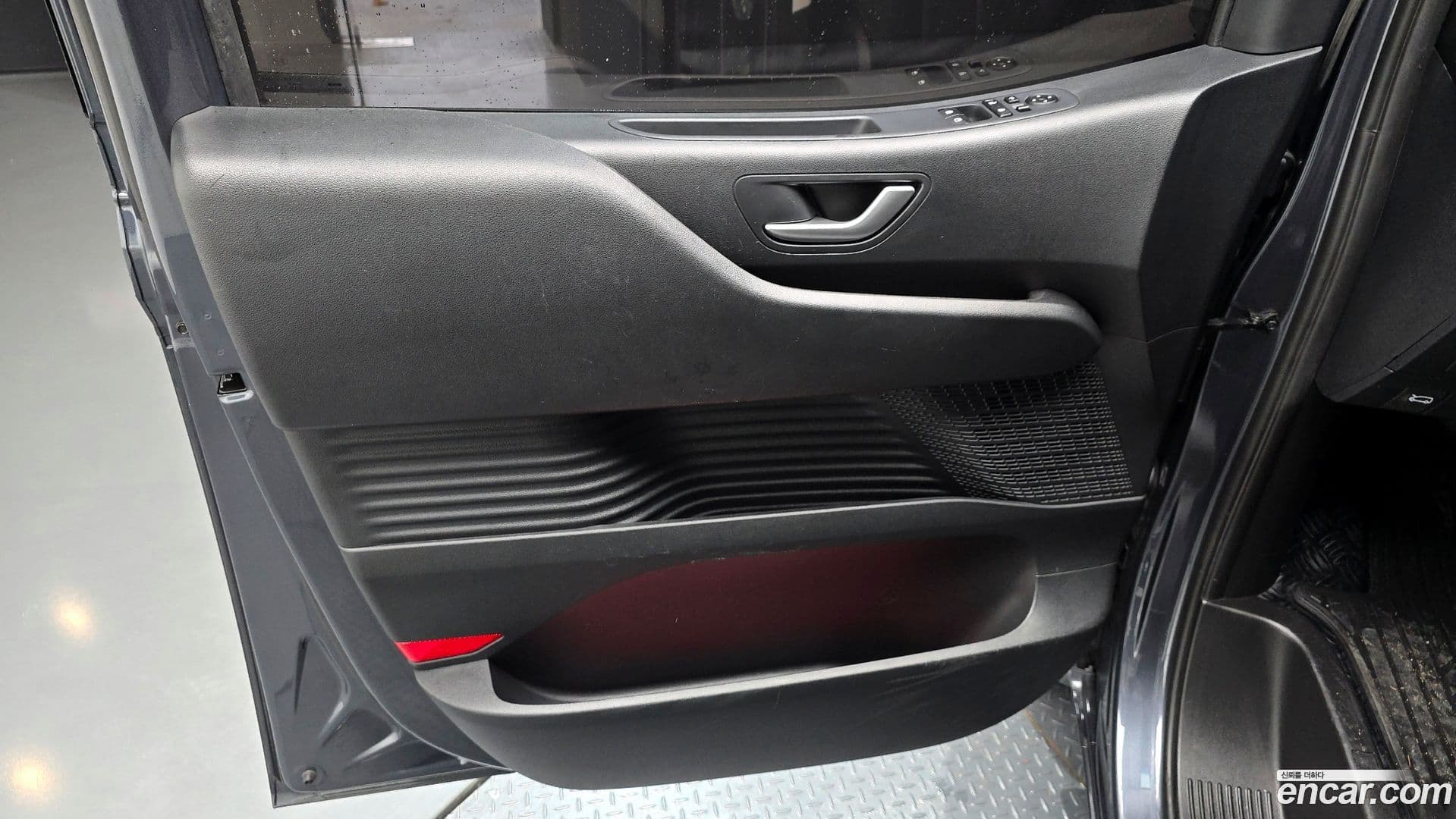 Main__Slider__Photo:Staria Hyundai 2024.2-24