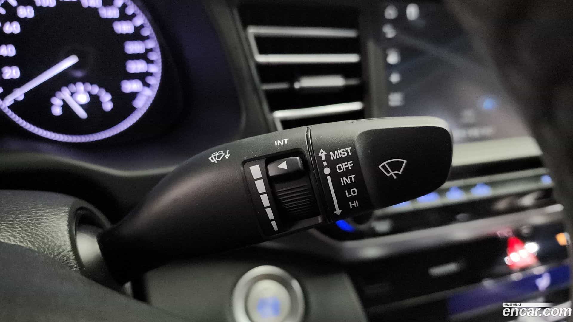AVANTE Hyundai 2018.11-OPTION-024