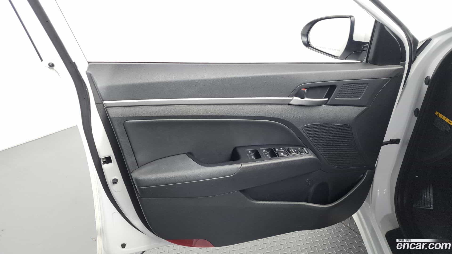 AVANTE Hyundai 2018.11-INNER-034