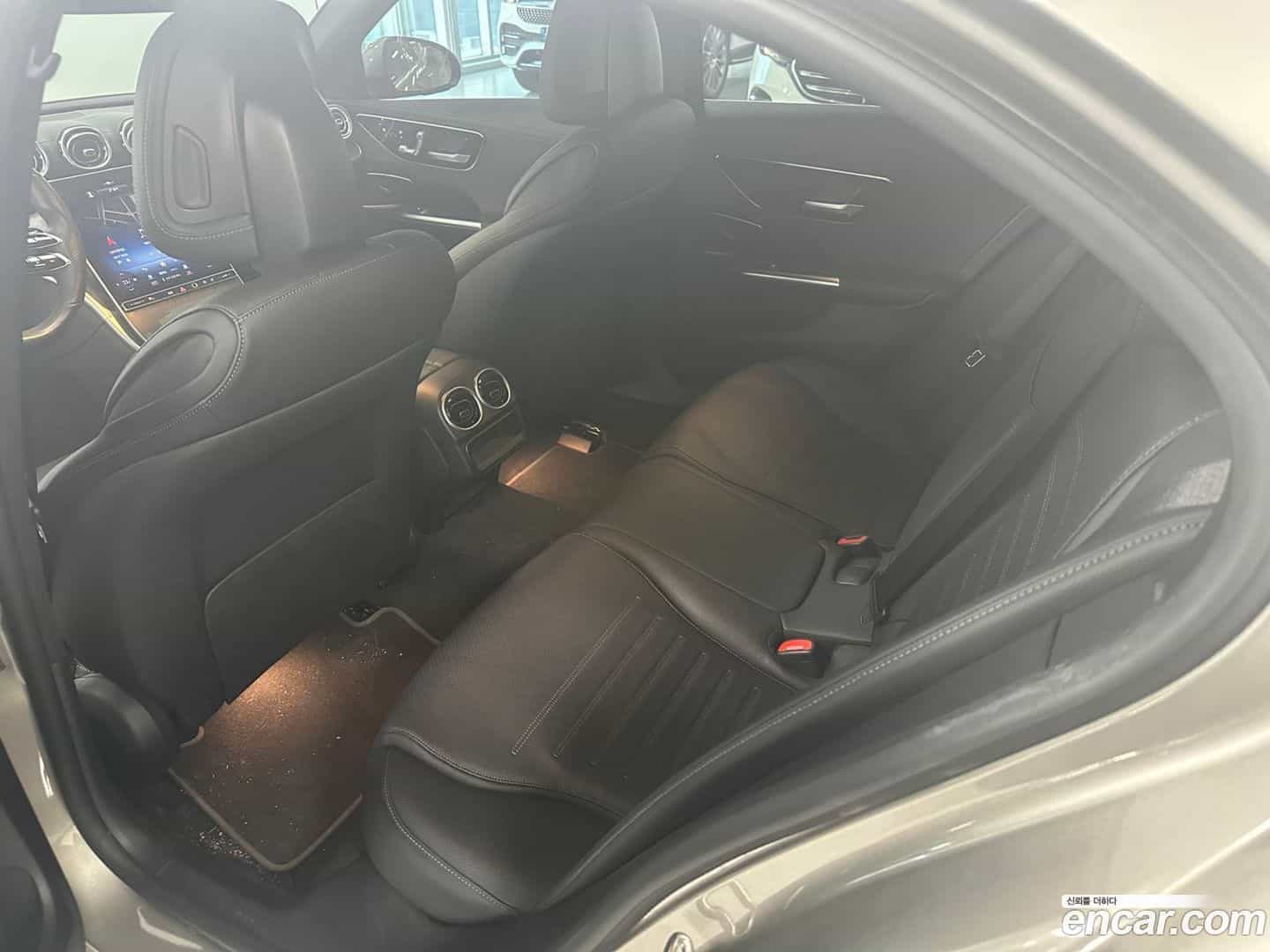 C-Class Mercedes-Benz 2022.3-INNER-010