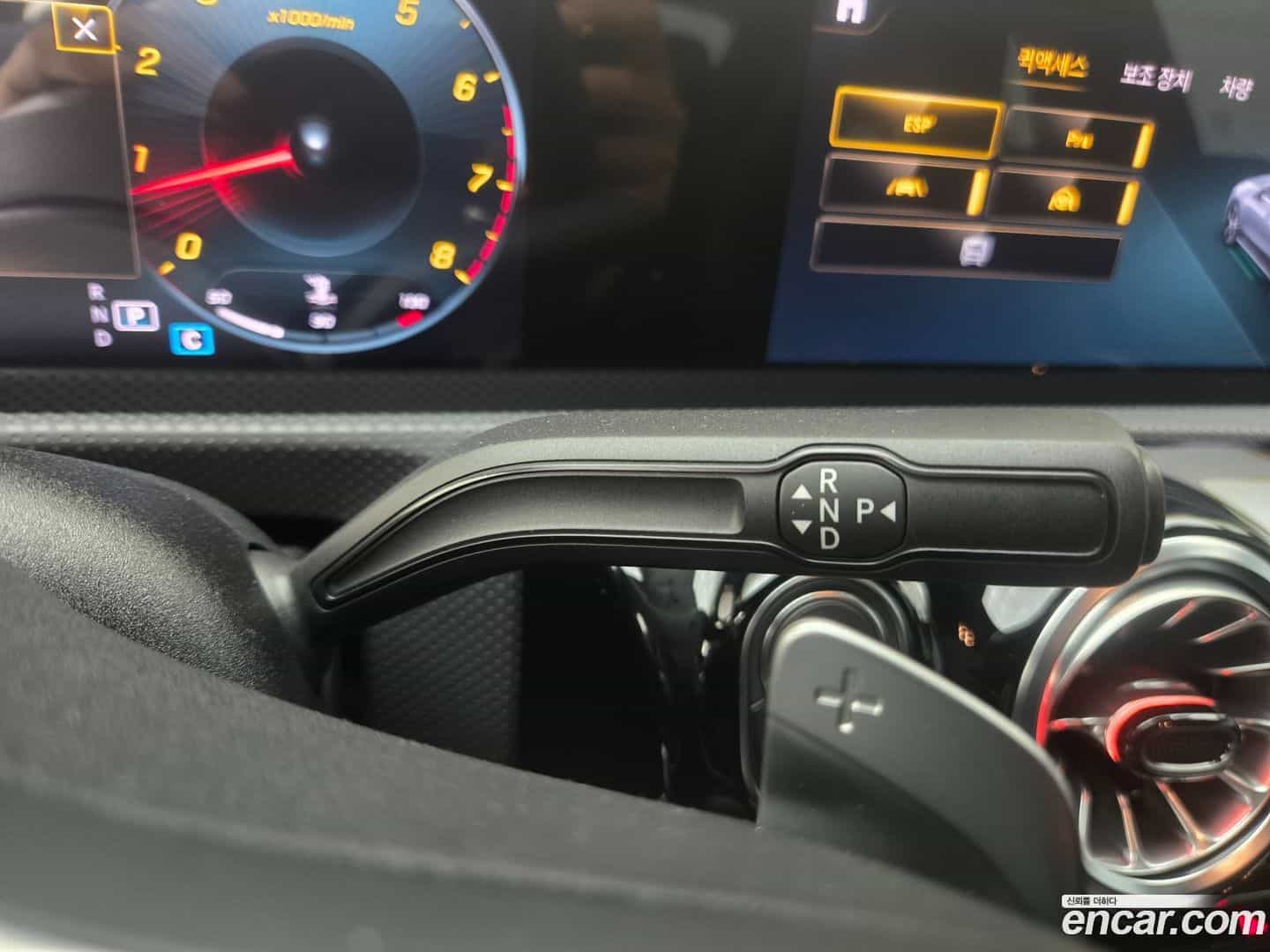CLA-Class Mercedes-Benz 2022.11-INNER-009
