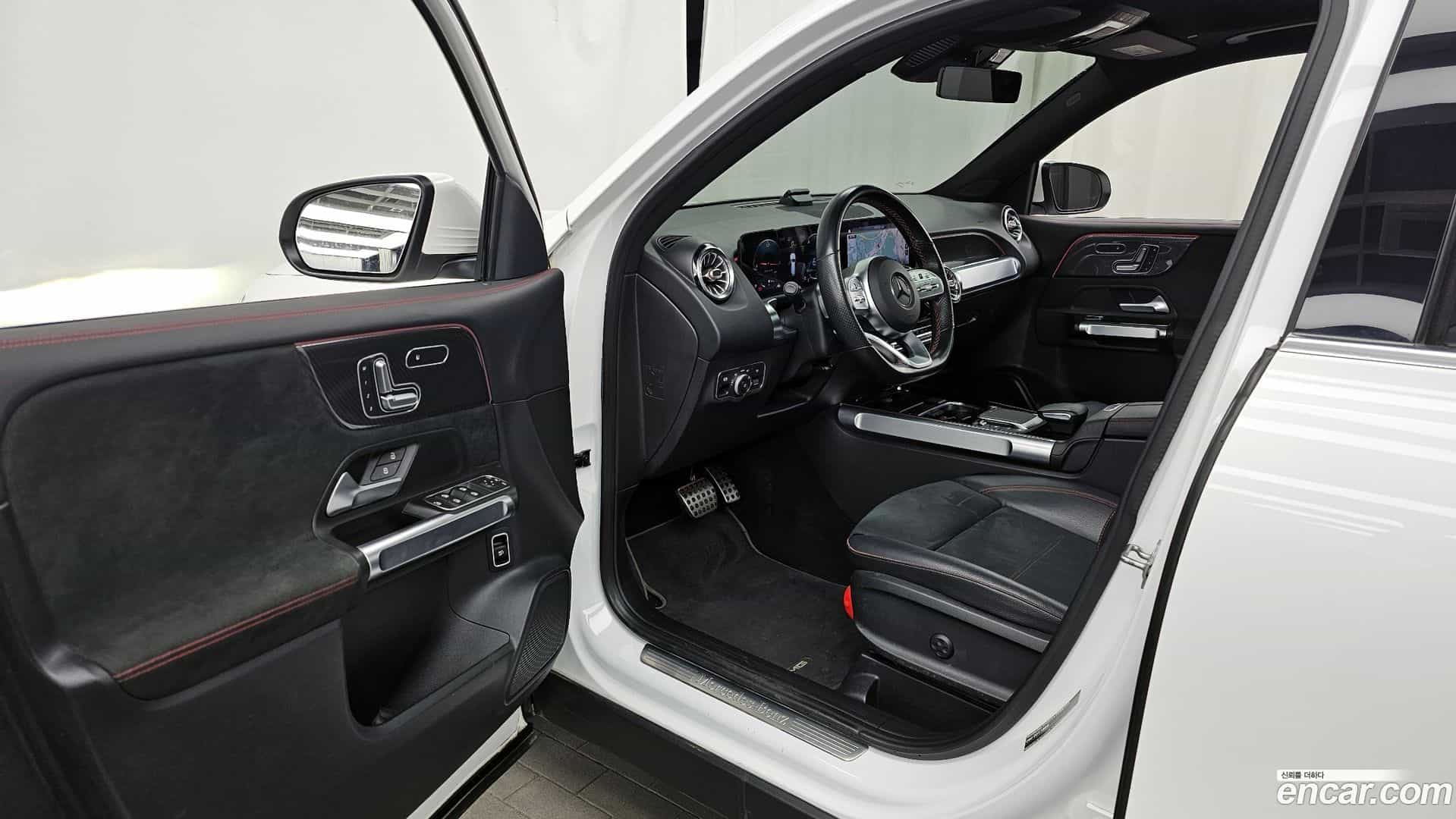 GLB-Class Mercedes-Benz 2021.3-INNER-010