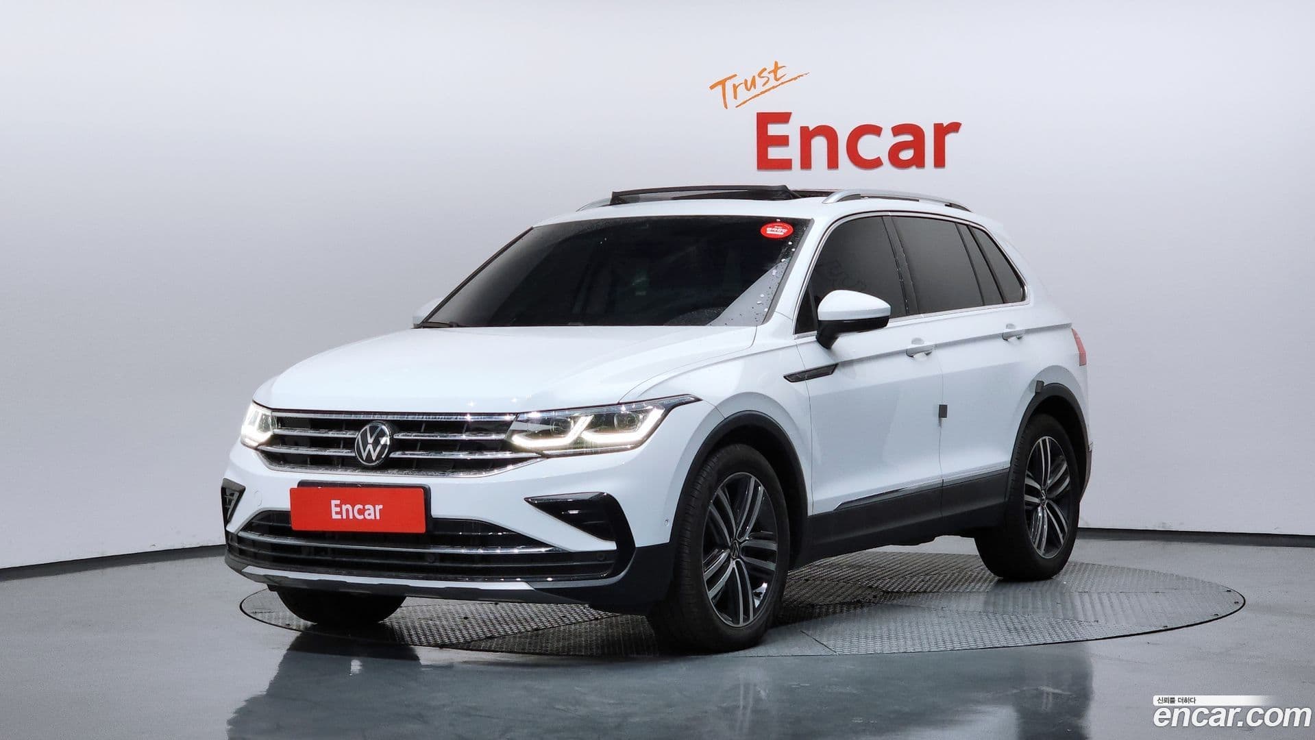 Main__Slider__Photo:Tiguan Volkswagen 2024.4-0