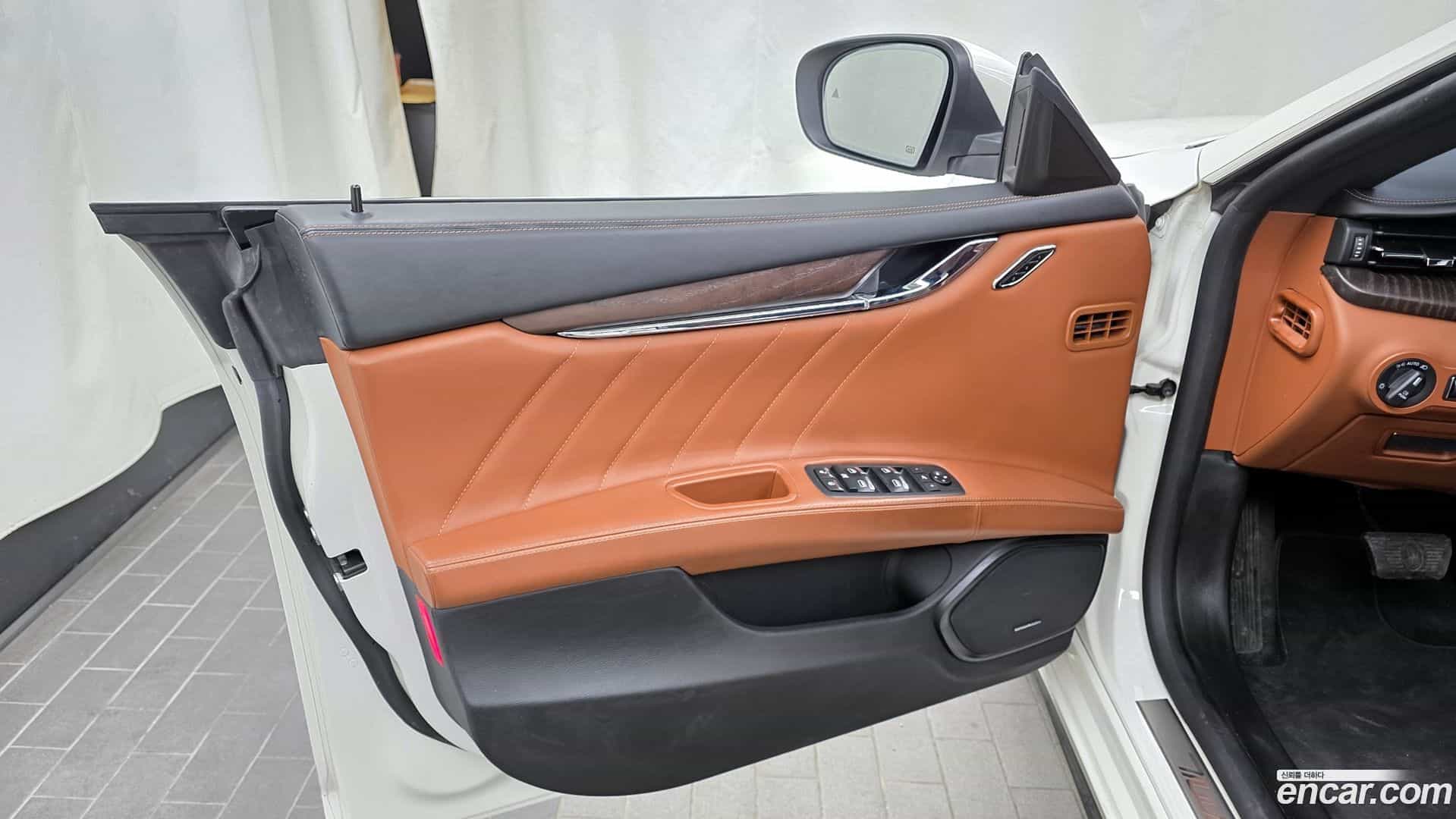 Quattroporte Maserati 2020.11-INNER-034