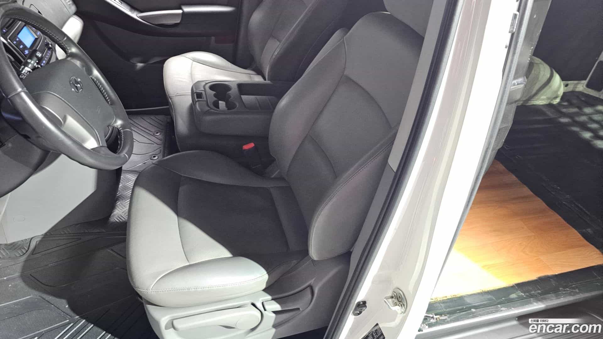 Starex Hyundai 2020.6-INNER-010