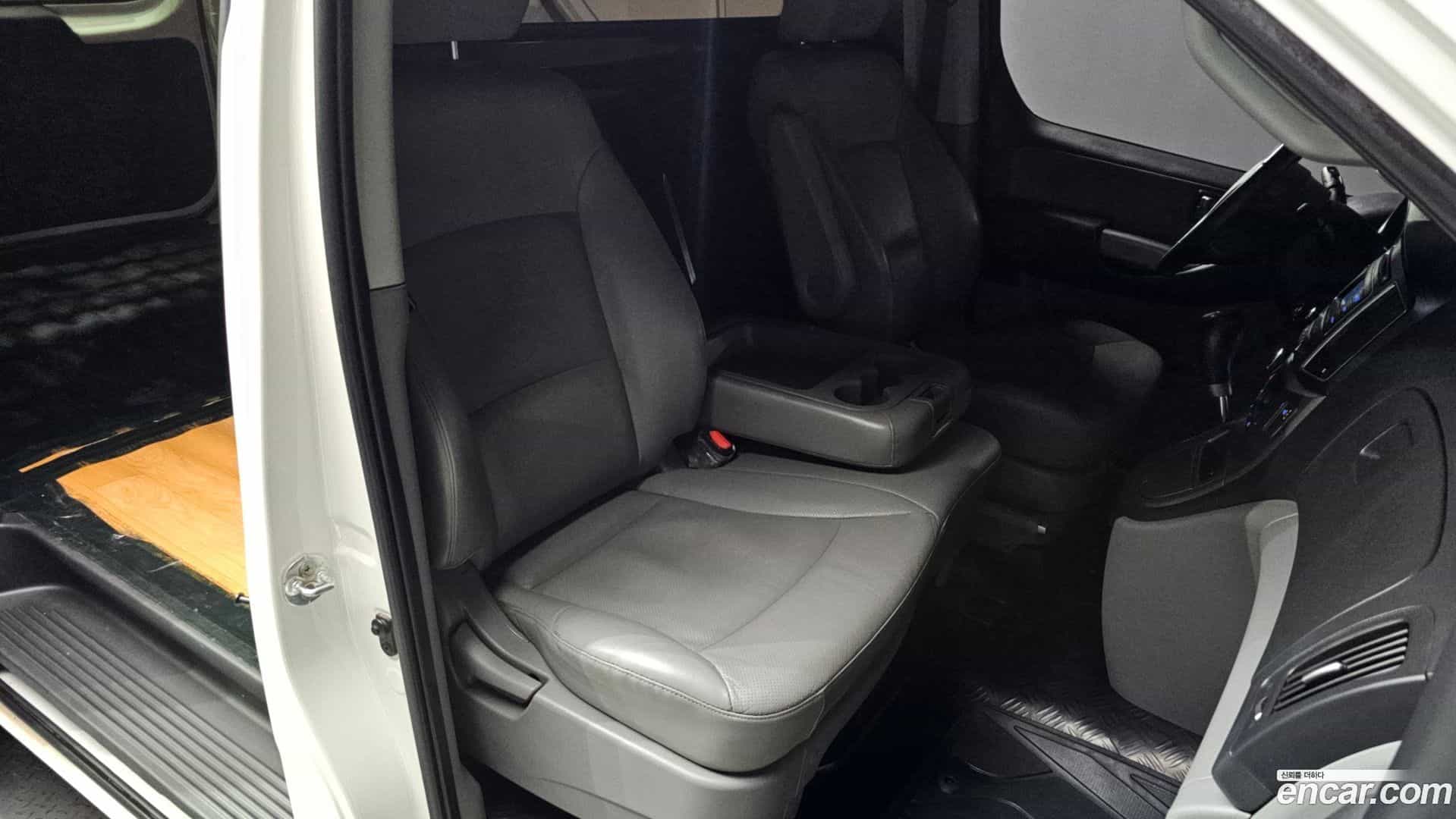 Starex Hyundai 2020.6-OPTION-016