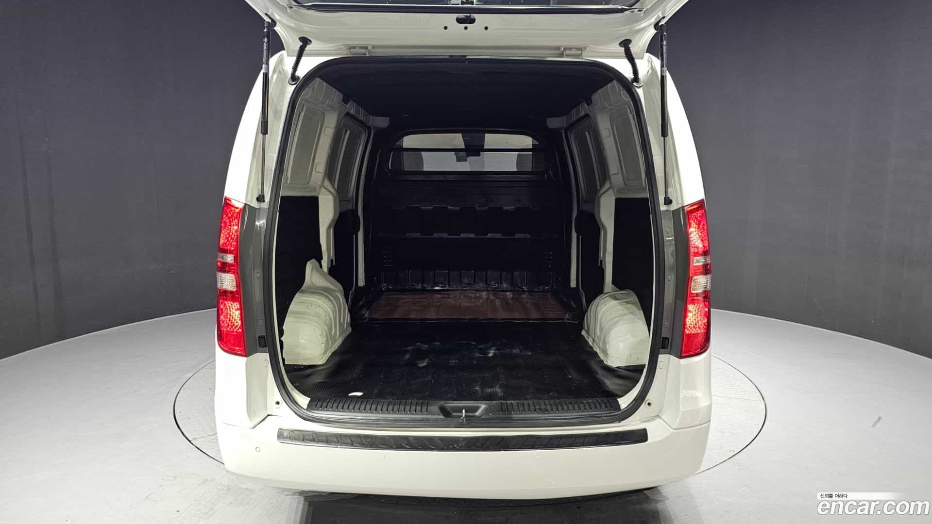 Starex Hyundai 2020.6-OPTION-024
