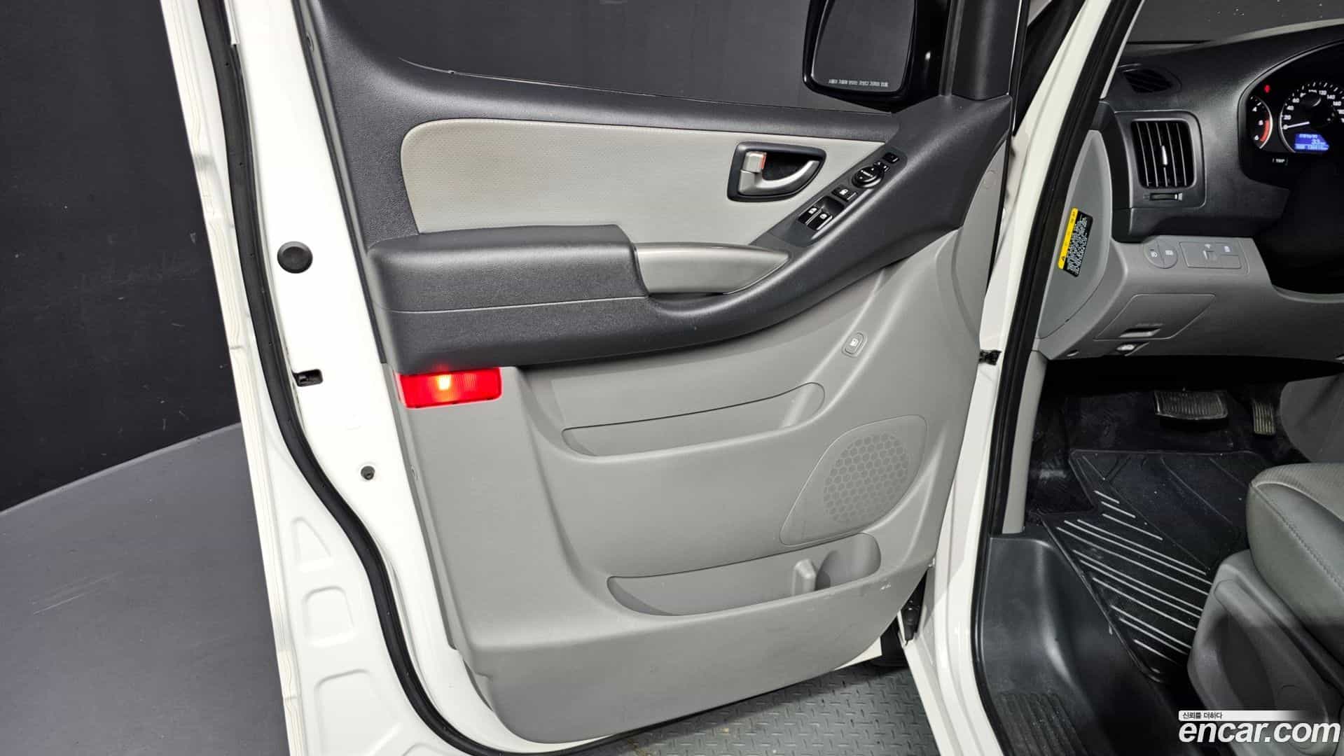 Starex Hyundai 2020.6-INNER-034