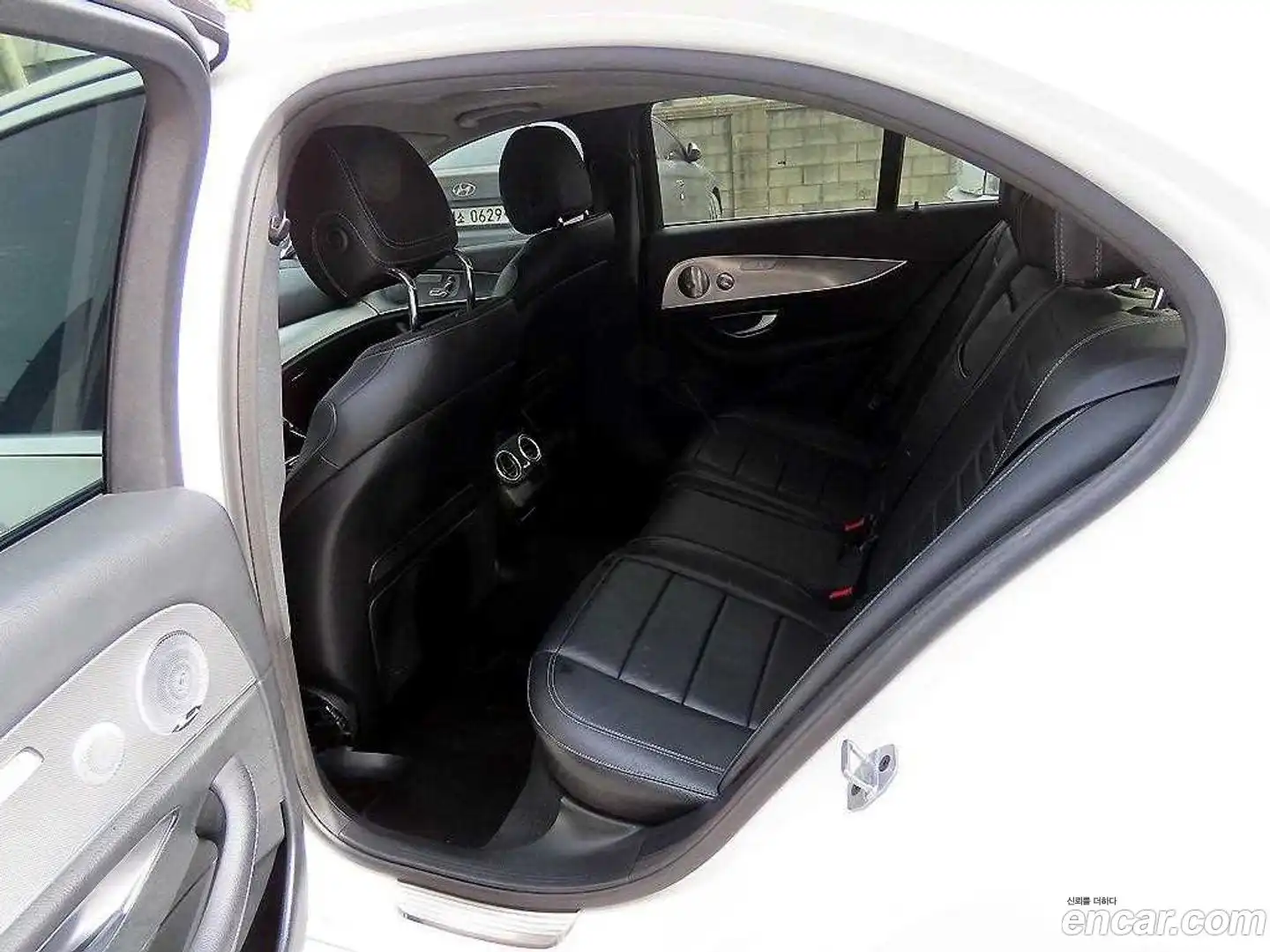 E-Class Mercedes-Benz 2018.9-OUTER-006
