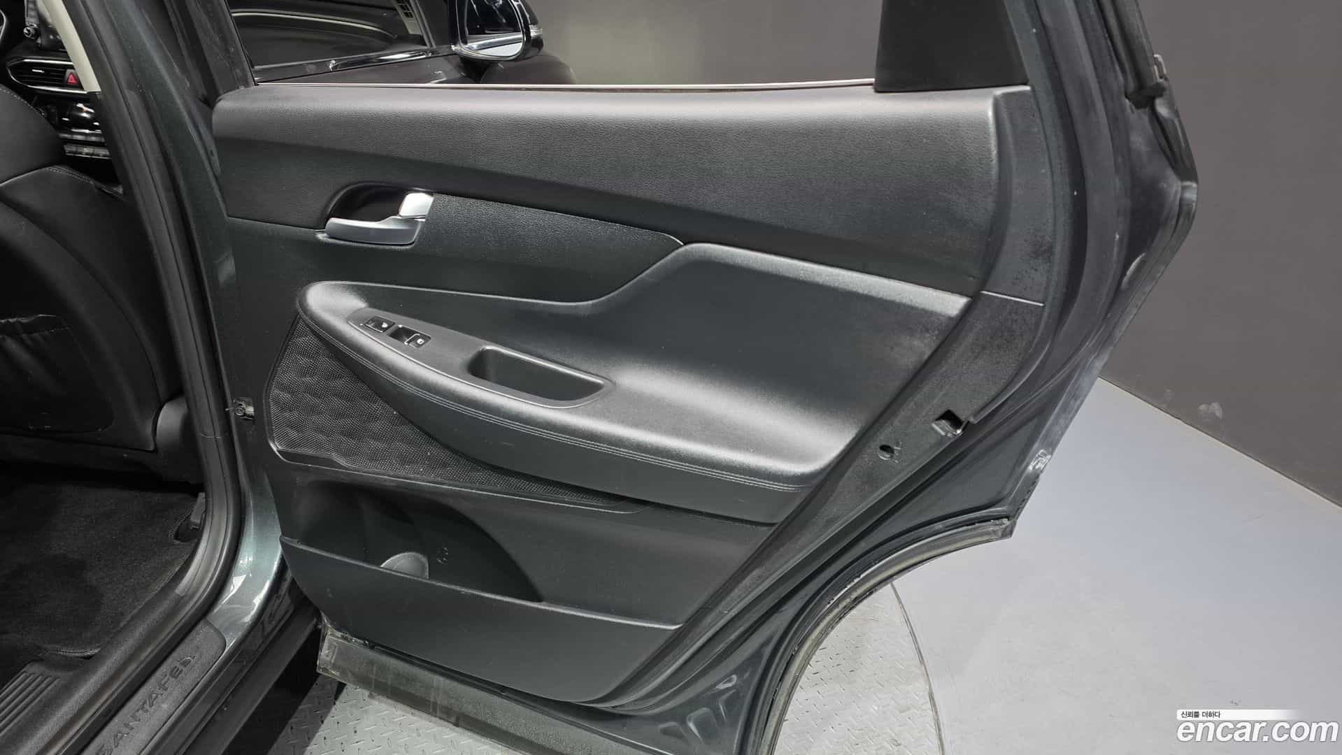 Santafe Hyundai 2018.2-INNER-035