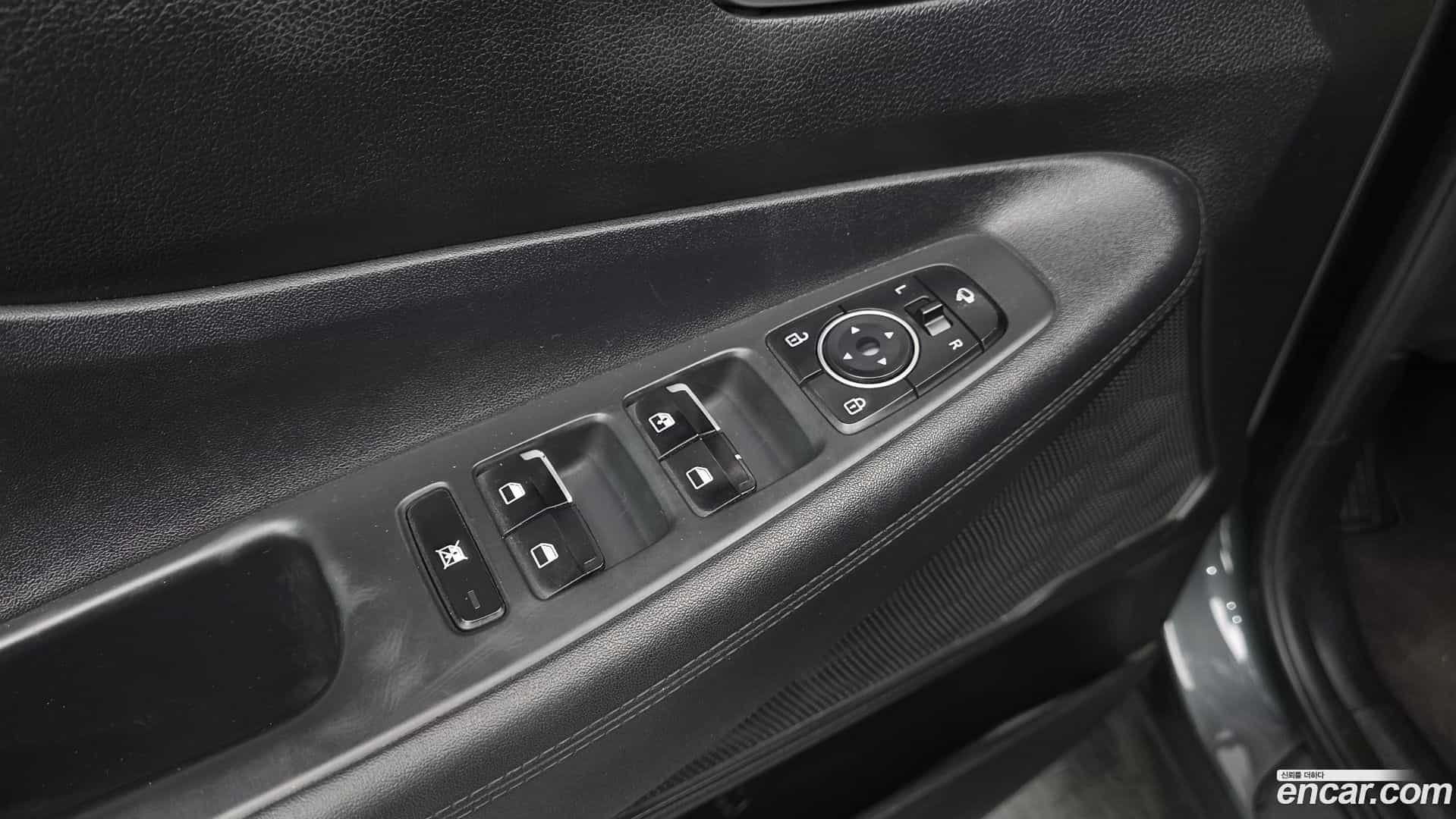 Santafe Hyundai 2018.2-OPTION-042