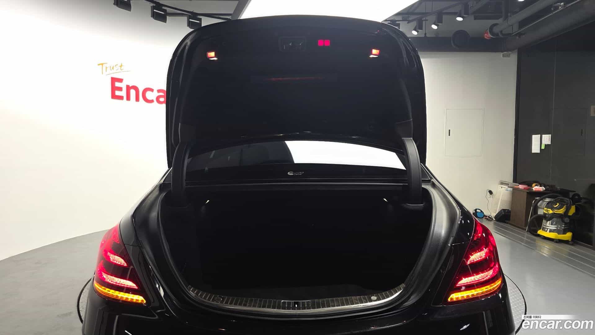 S-Class Mercedes-Benz 2018.1-OPTION-045