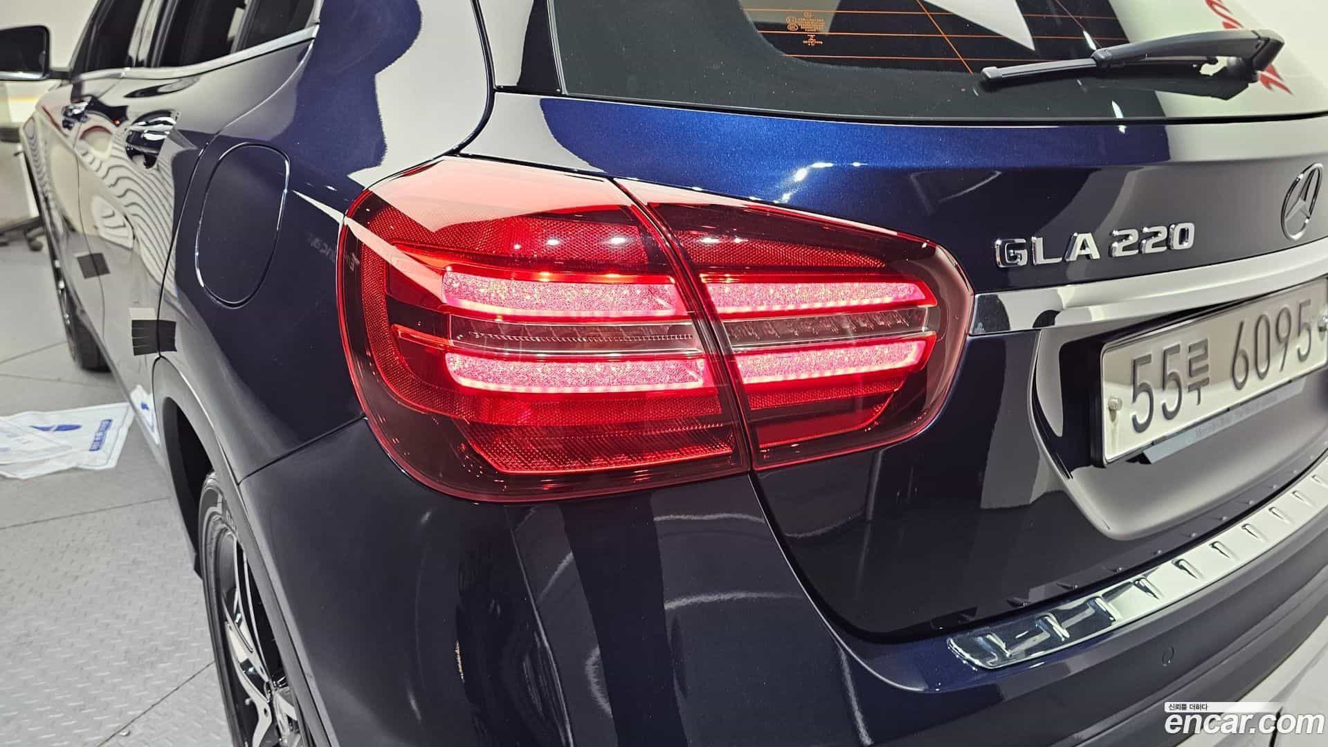 GLA-Class Mercedes-Benz 2017.10-OUTER-033