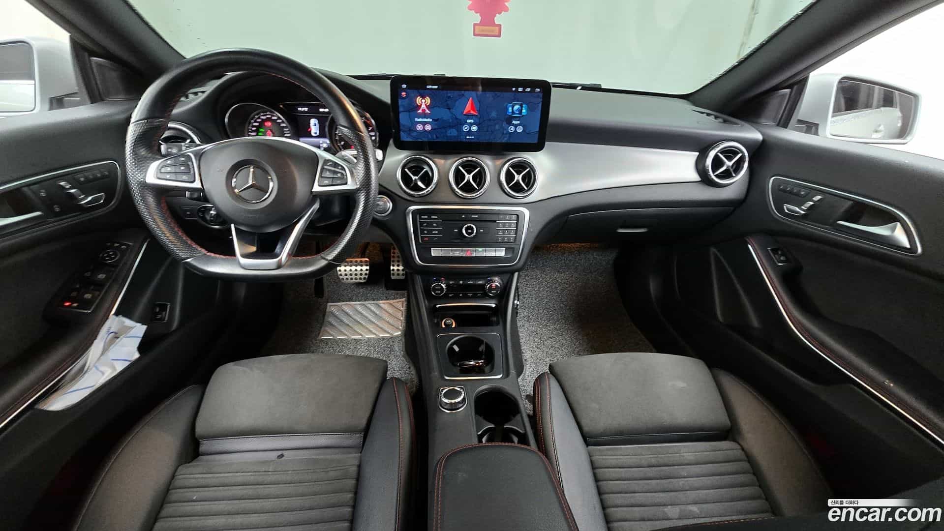 CLA-Class Mercedes-Benz 2018.9-INNER-007