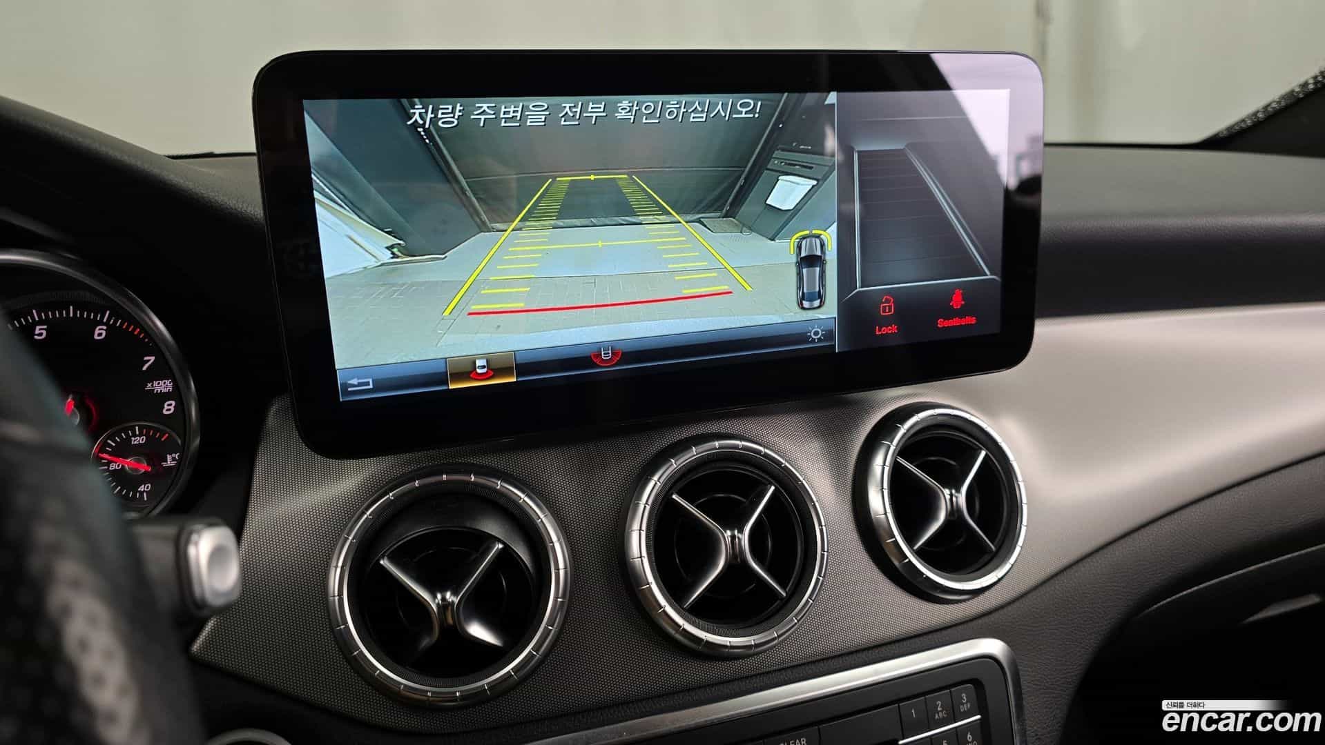 CLA-Class Mercedes-Benz 2018.9-OPTION-019