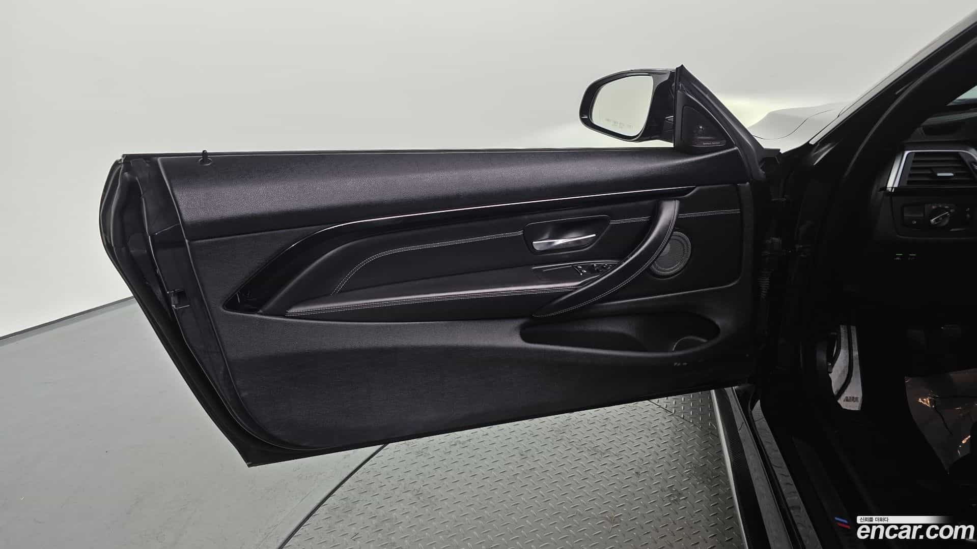 M4 BMW 2018.3-INNER-034