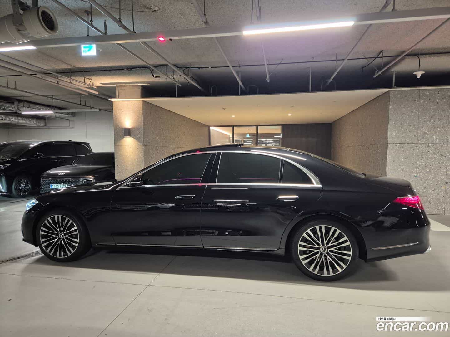 S-Class Mercedes-Benz 2023.4-OUTER-004
